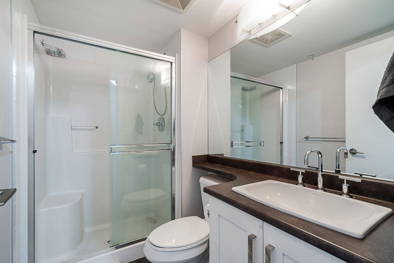 Burnaby, BC V5C 0E9,2133 Douglas RD #2305