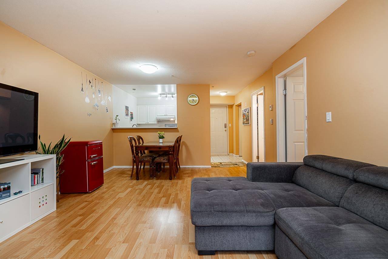 Port Coquitlam, BC V3C 1Z1,2485 Atkins AVE #211