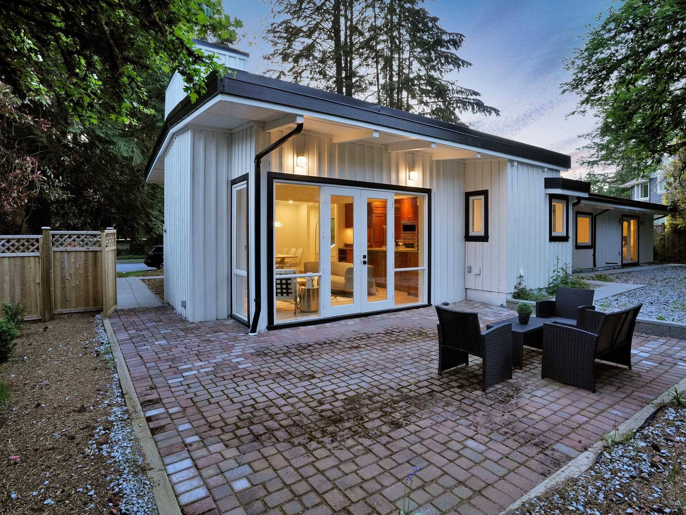 North Vancouver, BC V7R 4G7,4692 Glenwood AVE