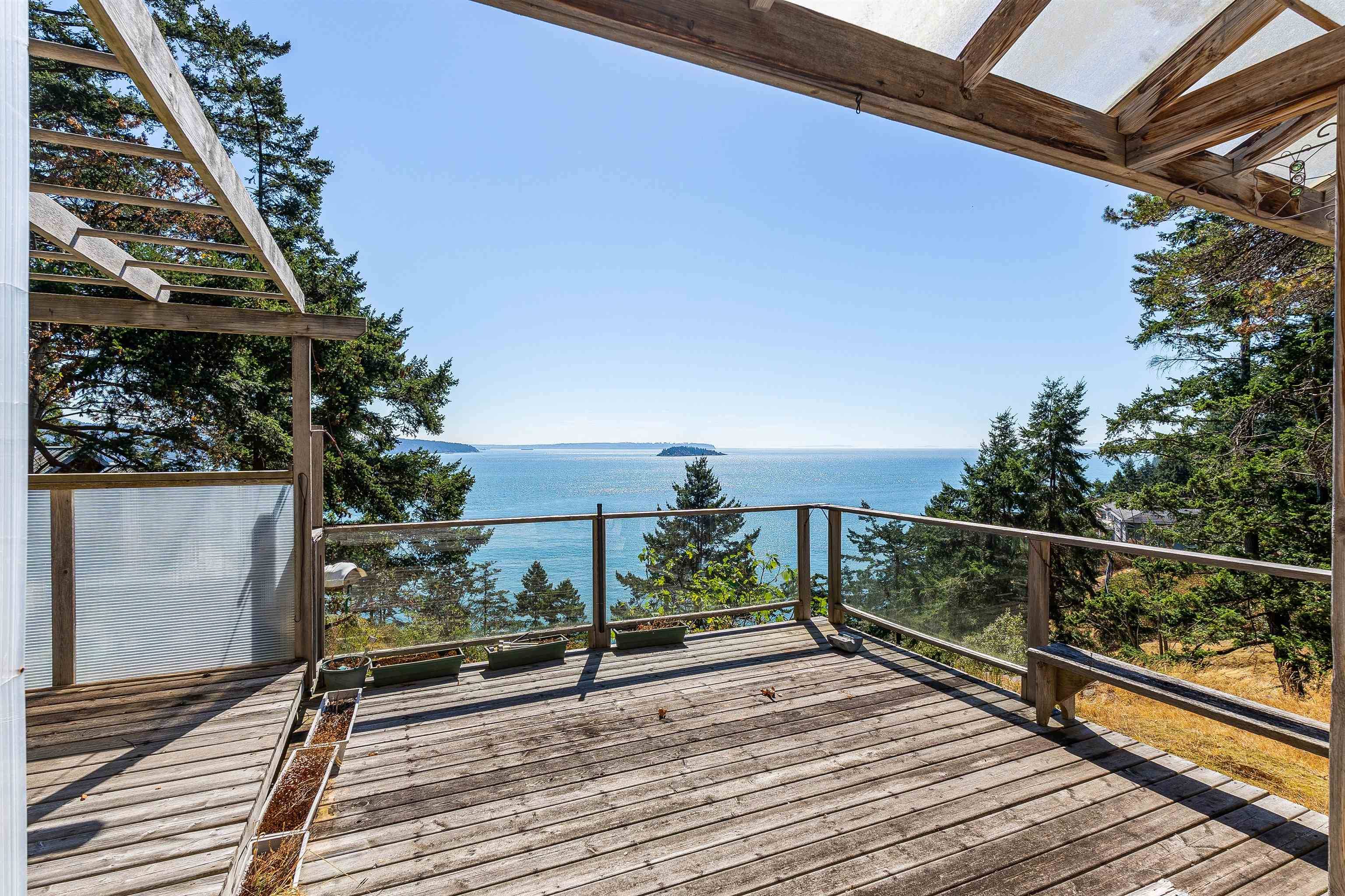 Bowen Island, BC V0N 1G1,341 Robinson RD