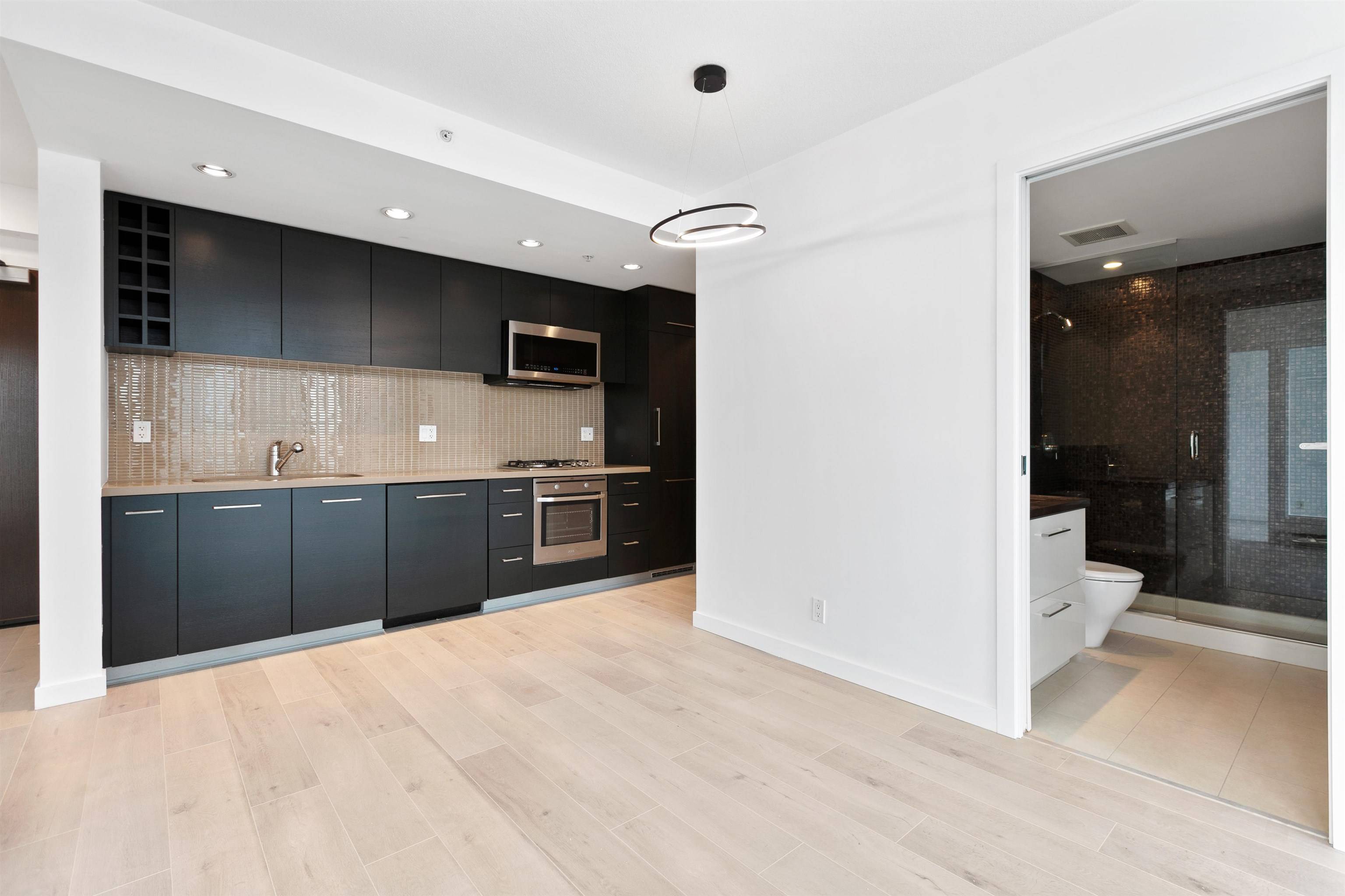 Vancouver, BC V6B 0H4,833 Homer ST #1601