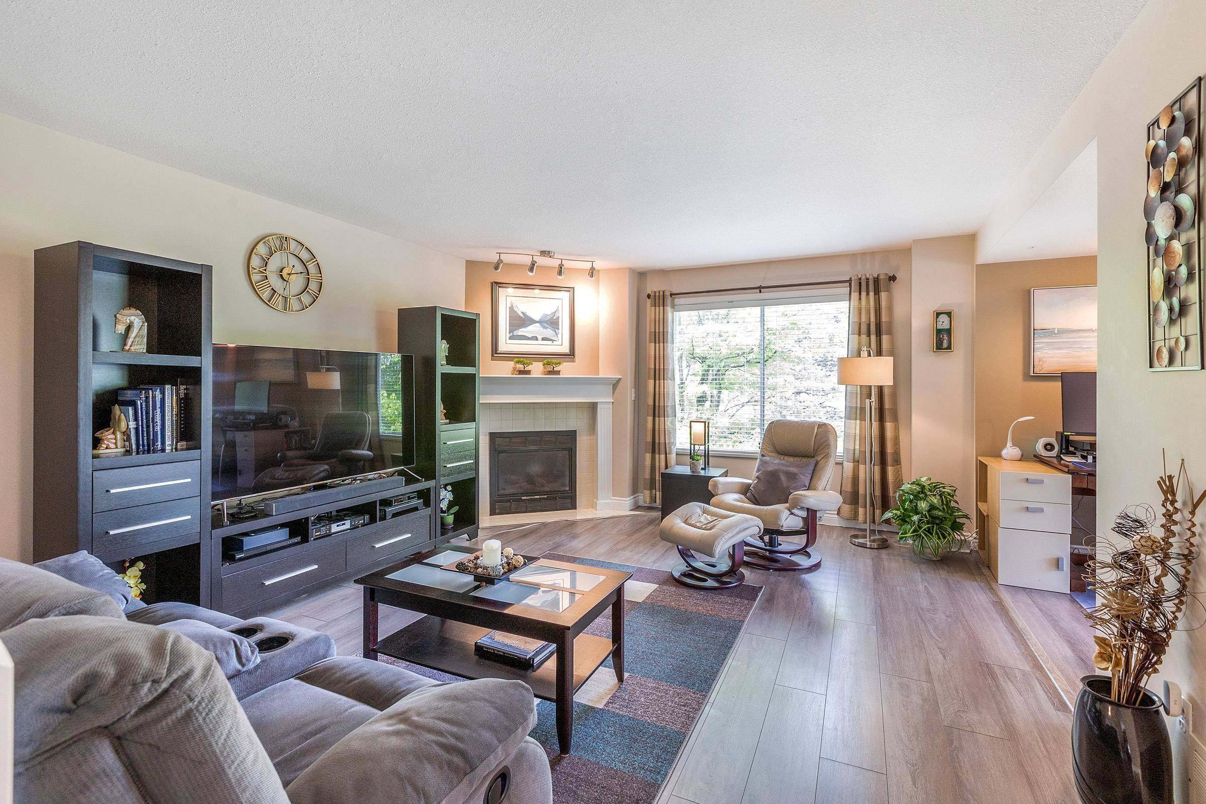 Surrey, BC V4N 3K1,16363 85 AVE #13