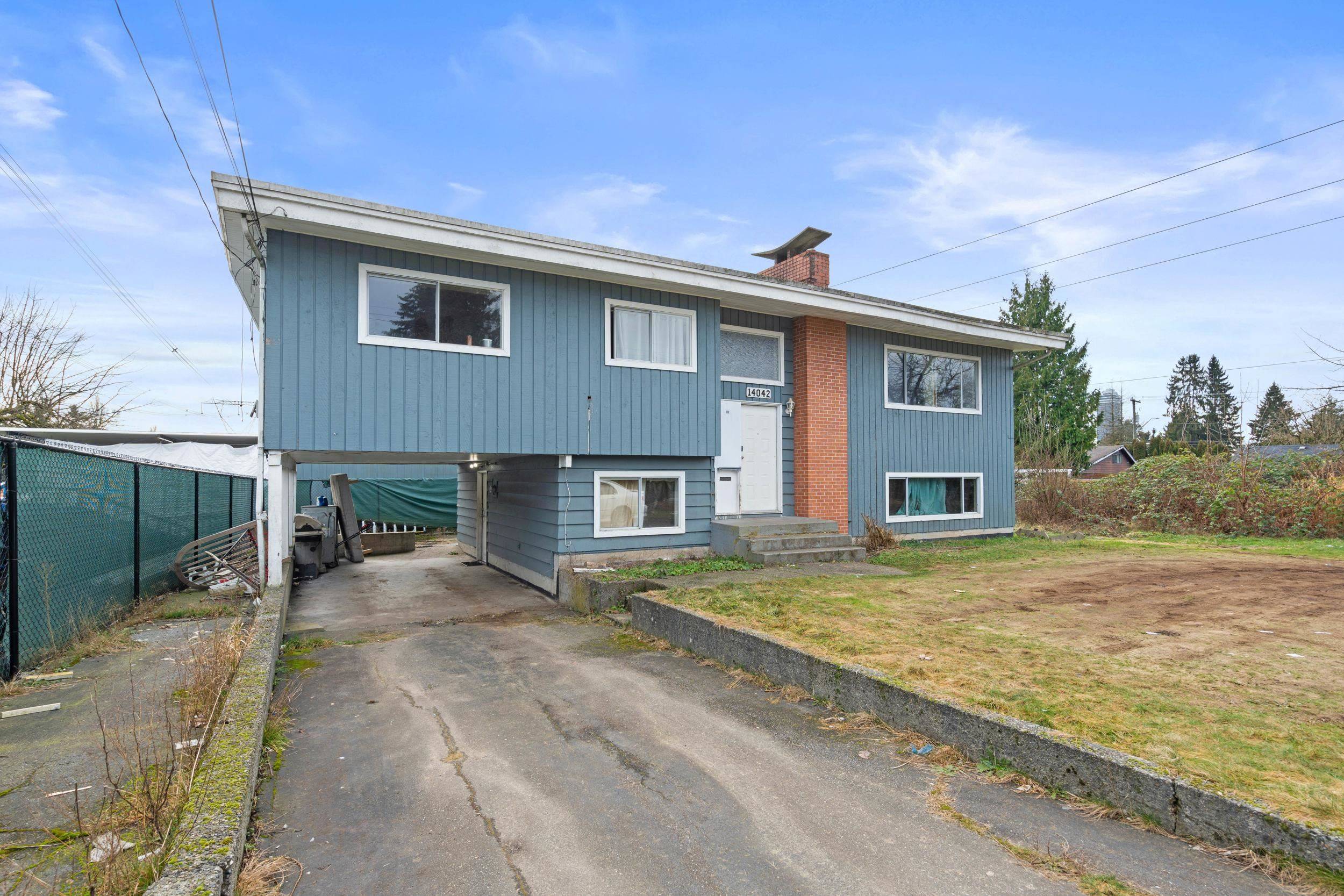 Surrey, BC V3R 1Z2,14042 110 AVE