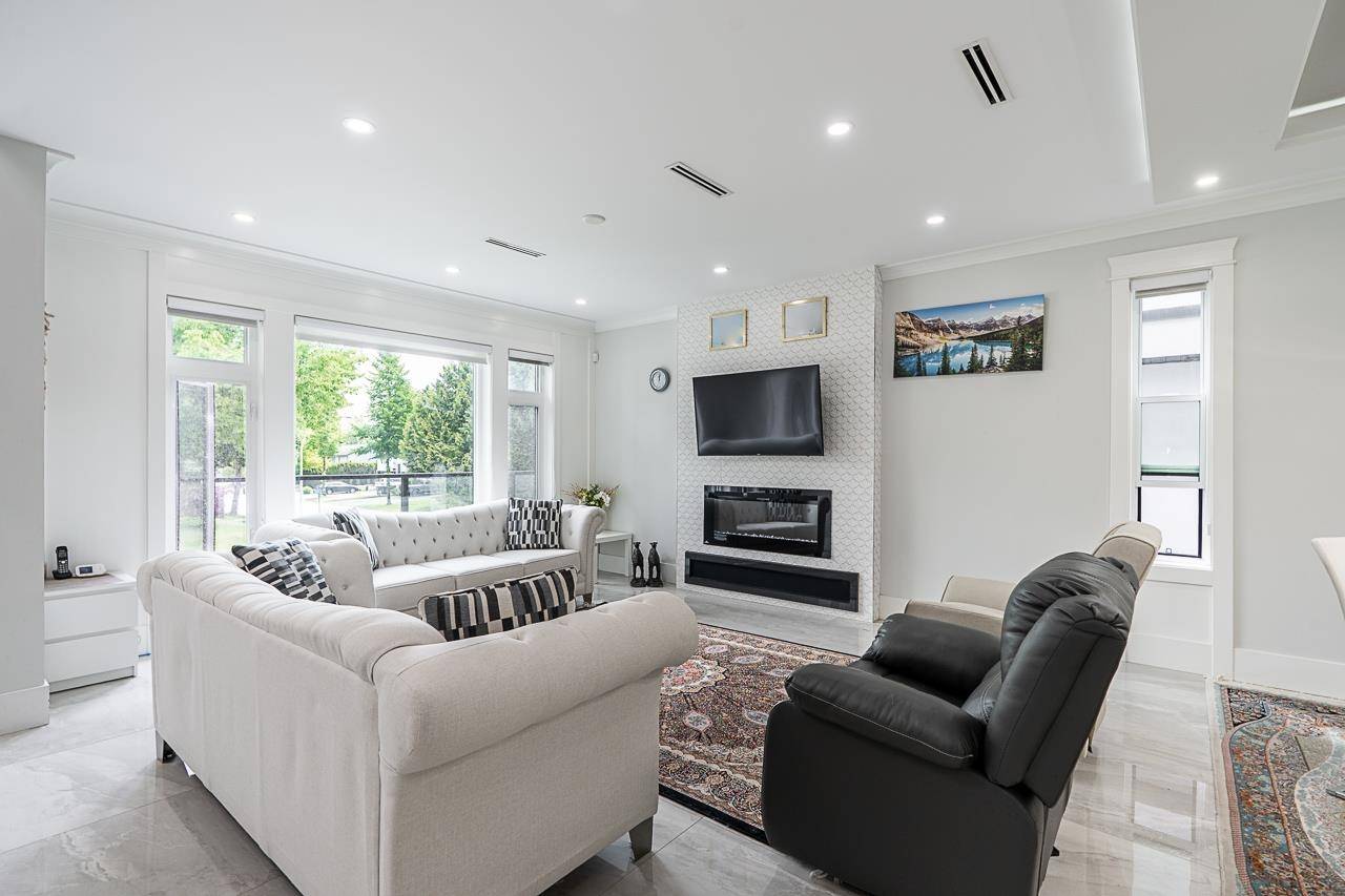 Surrey, BC V3V 6W3,9417 132a ST