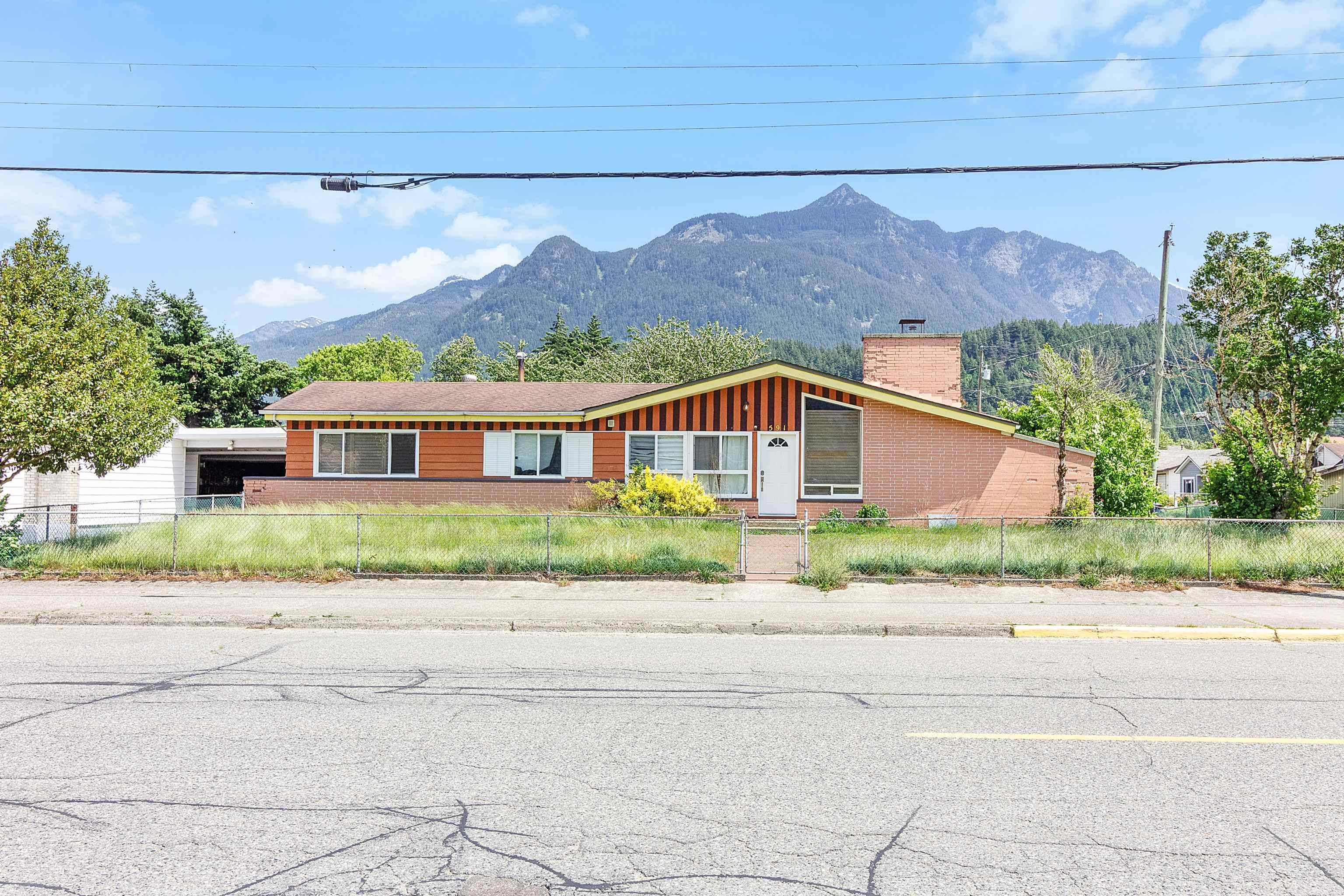 Hope, BC V0X 1L0,591 5th AVE