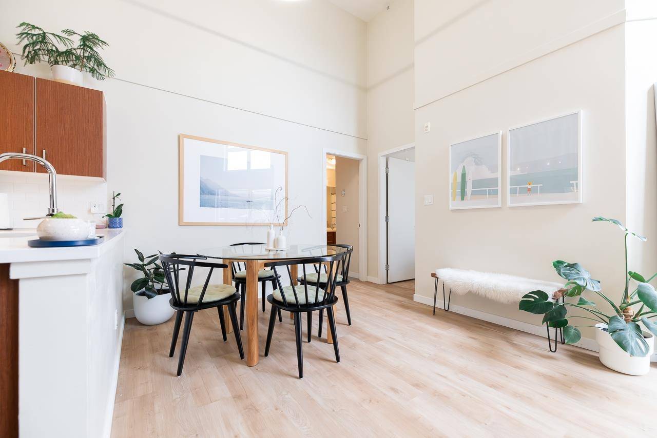 Burnaby, BC V5J 0B1,7339 Macpherson AVE #410