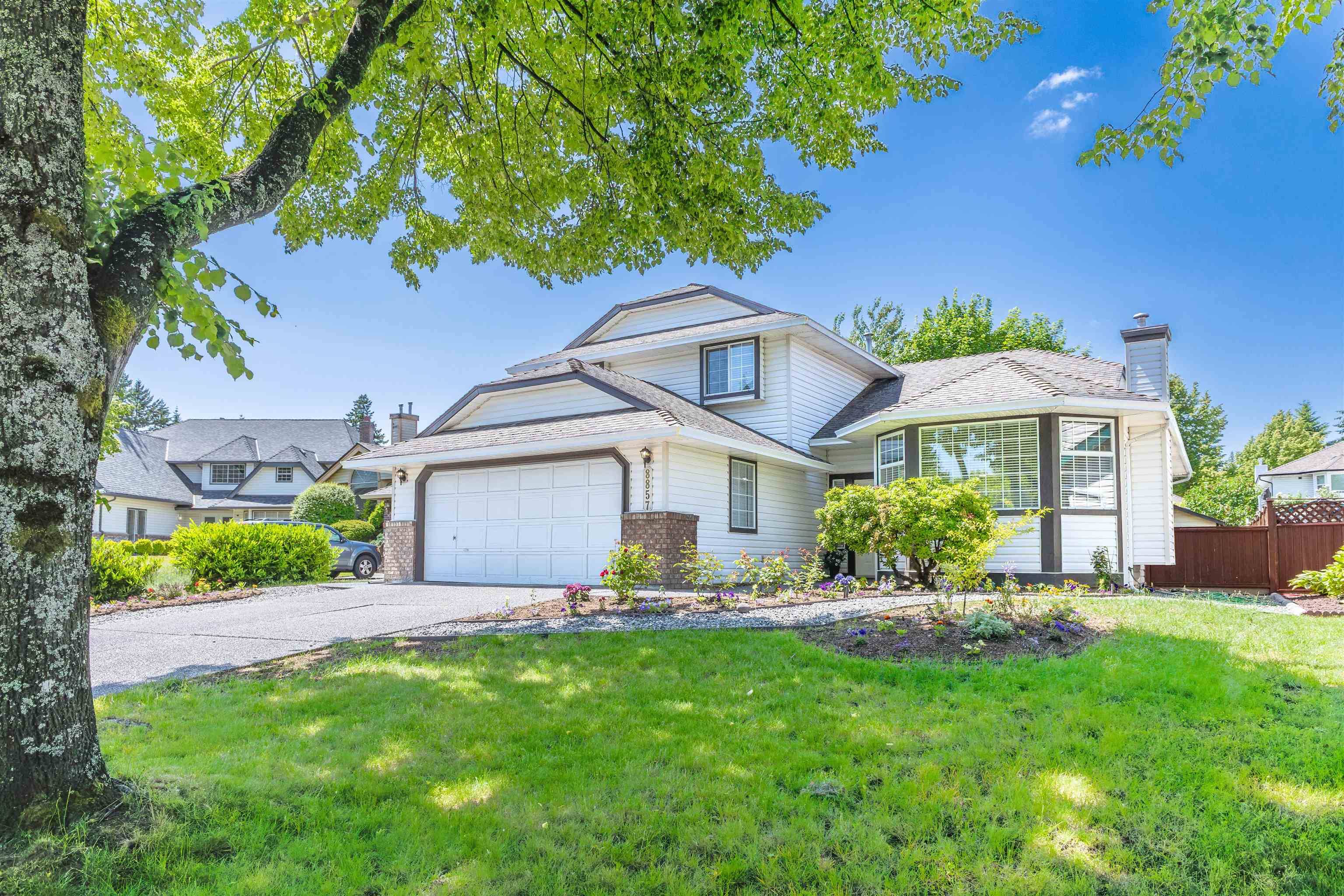 Surrey, BC V4N 2Y7,8857 158 ST