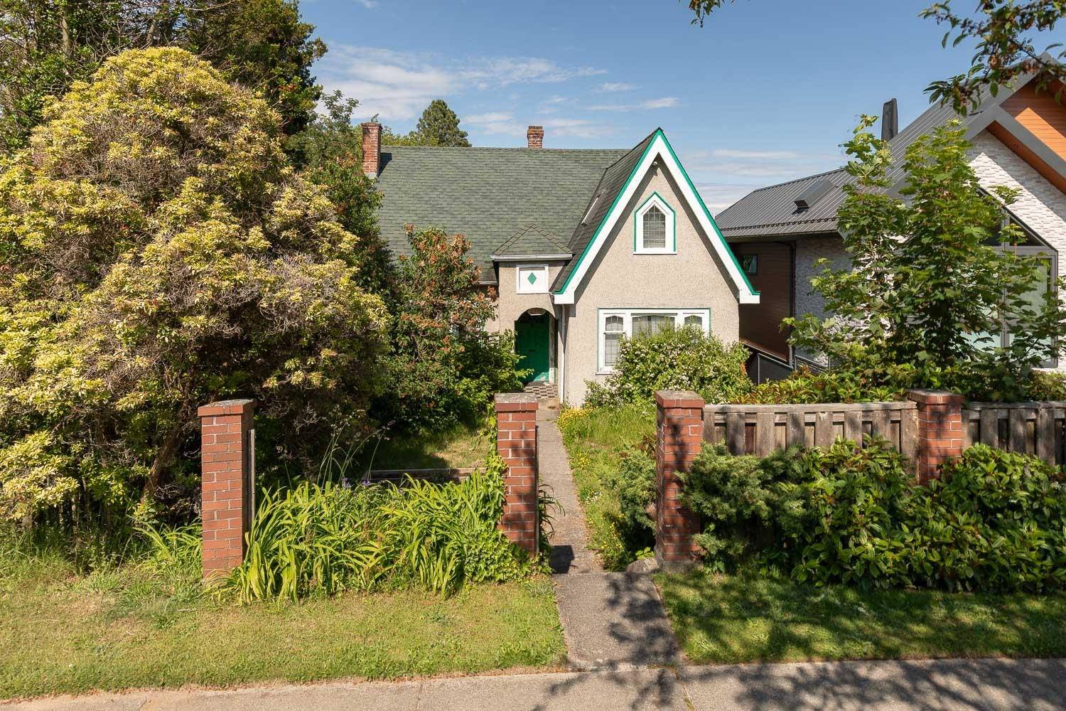 Vancouver, BC V6L 2X6,4376 Quesnel DR