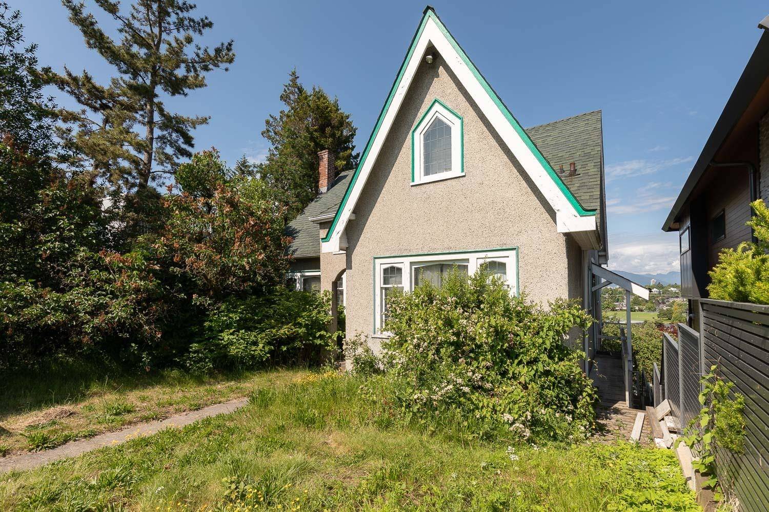 Vancouver, BC V6L 2X6,4376 Quesnel DR