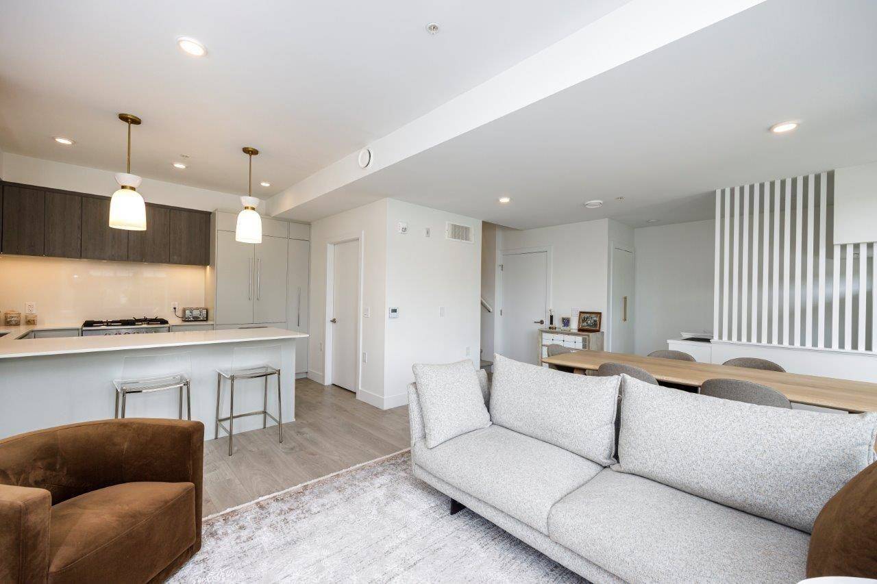 Vancouver, BC V5W 2H5,918 W 49 AVE