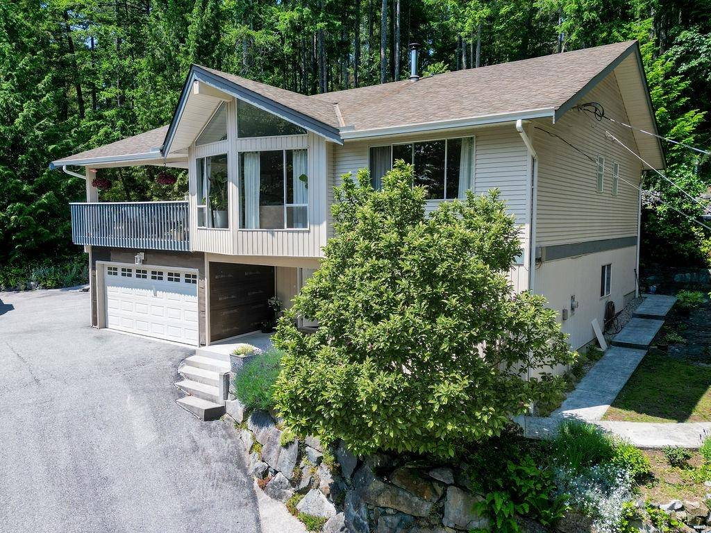 Halfmoon Bay, BC V7Z 1B6,5549 Sans Souci RD