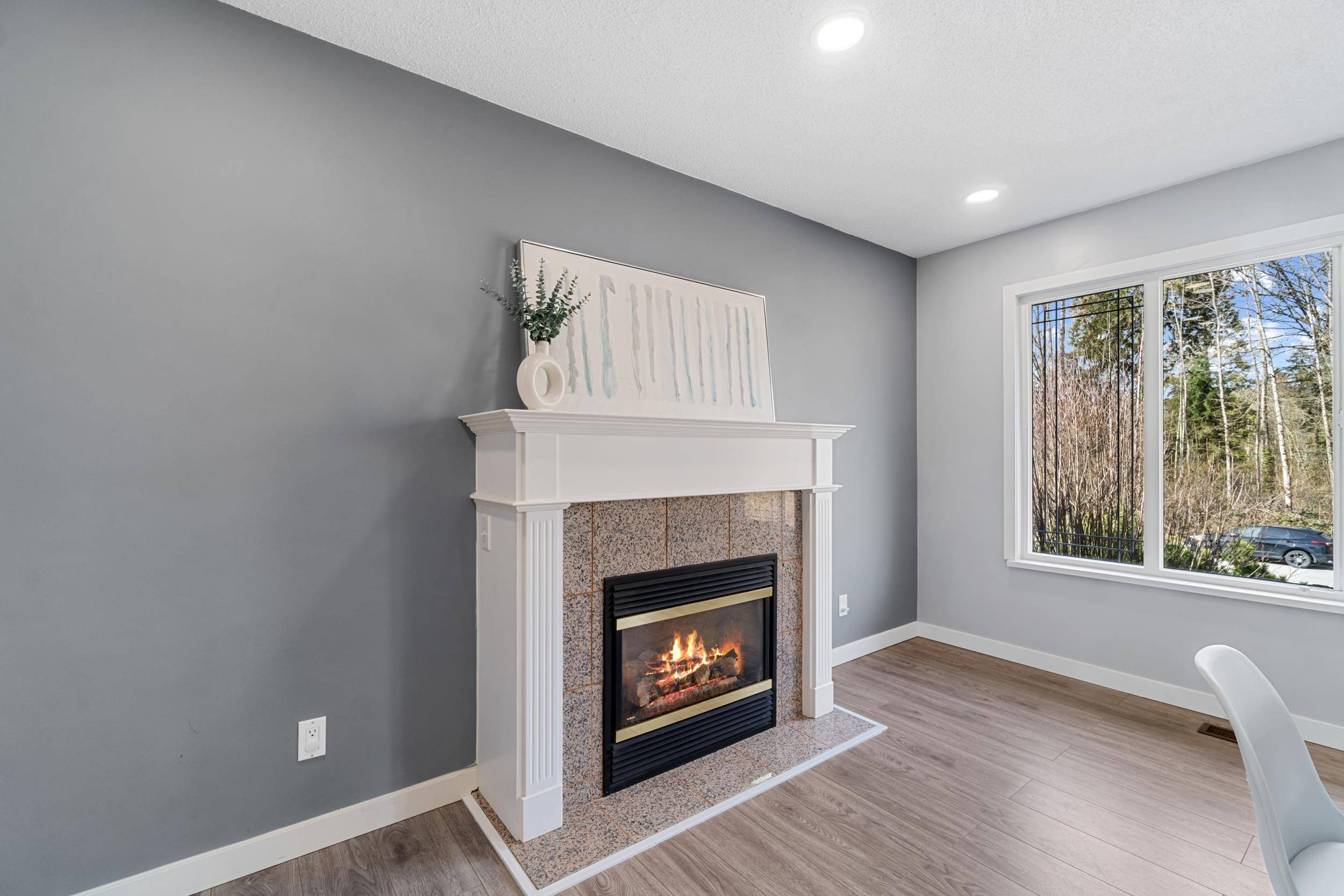 Burnaby, BC V3N 4E8,9152 Klenner DR