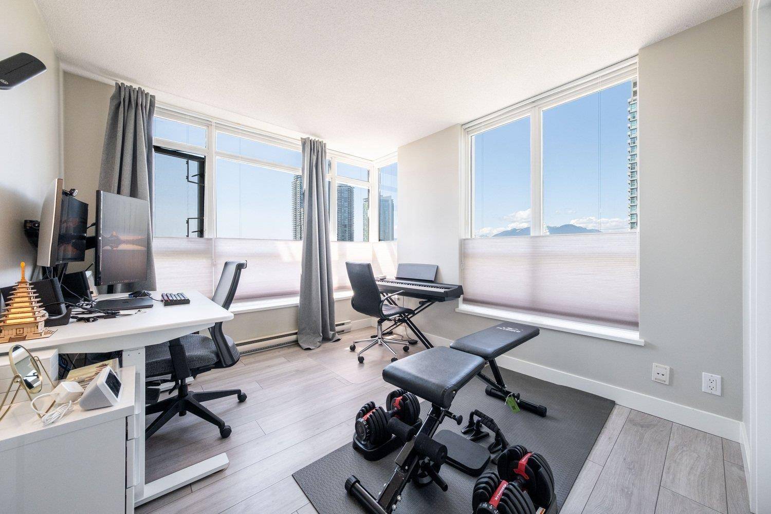 Burnaby, BC V5C 6T5,2088 Madison AVE #1005