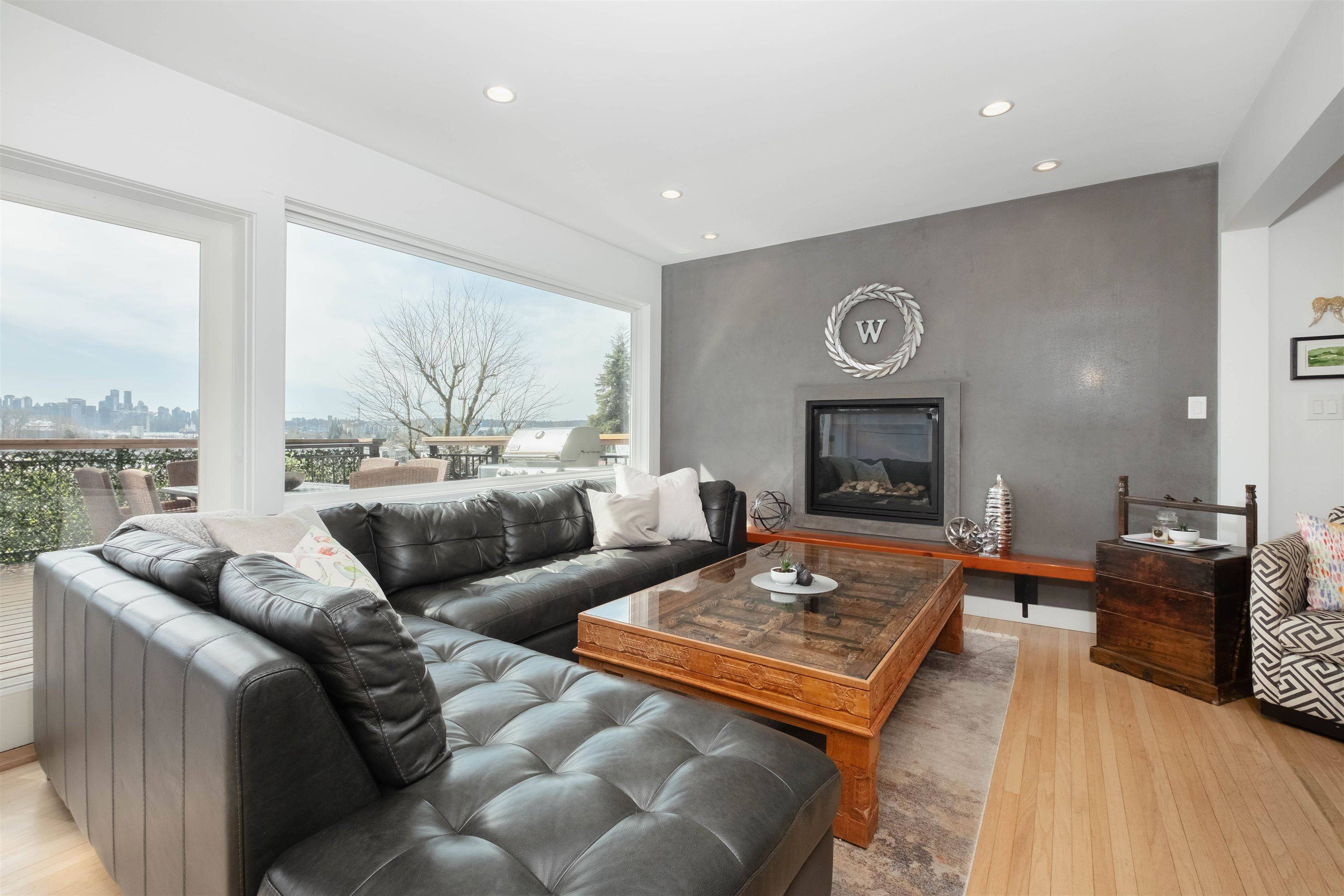 North Vancouver, BC V7P 1Y6,1095 W Keith RD