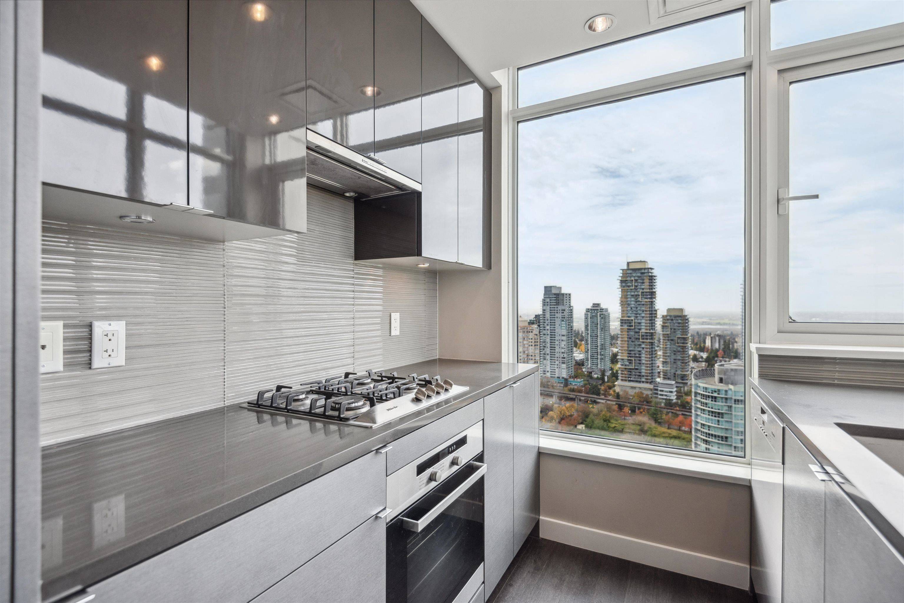 Burnaby, BC V5H 0E4,4508 Hazel ST #3205