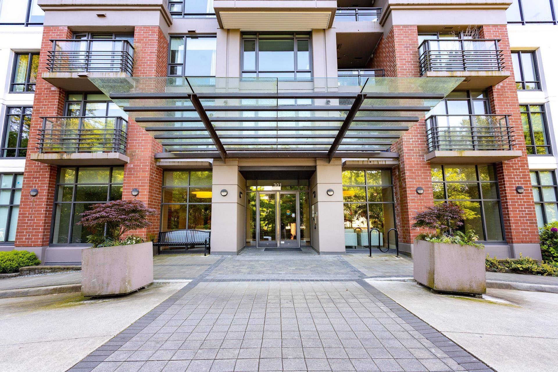 Port Moody, BC V3H 0G6,301 Capilano RD #907