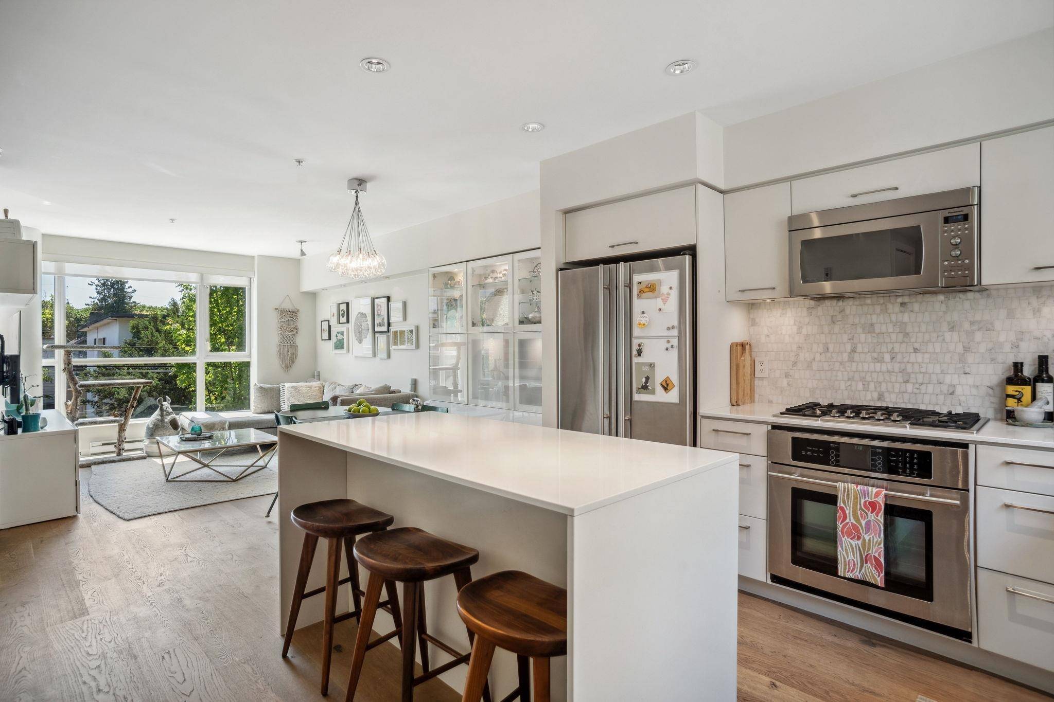 Vancouver, BC V6R 3K6,1961 Collingwood ST #207