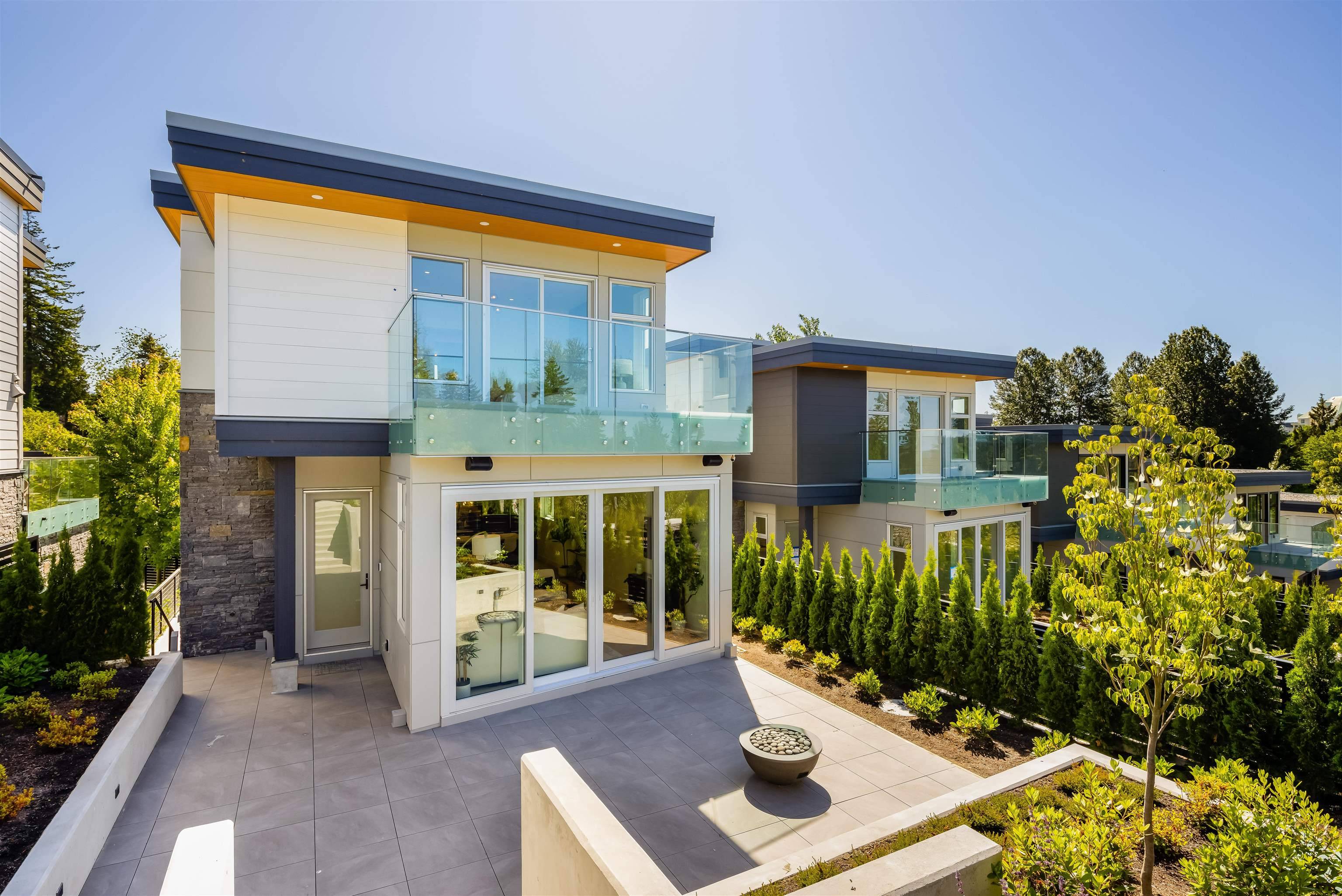 West Vancouver, BC V7T 1J1,584 Arthur Erickson PL
