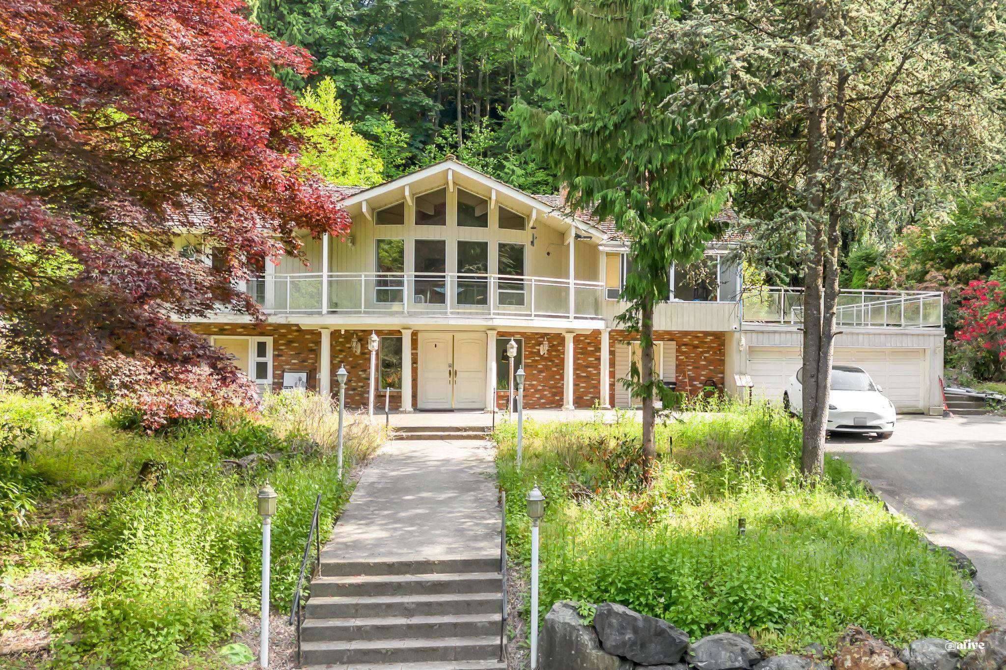 Surrey, BC V4P 1K8,13838 Crescent RD
