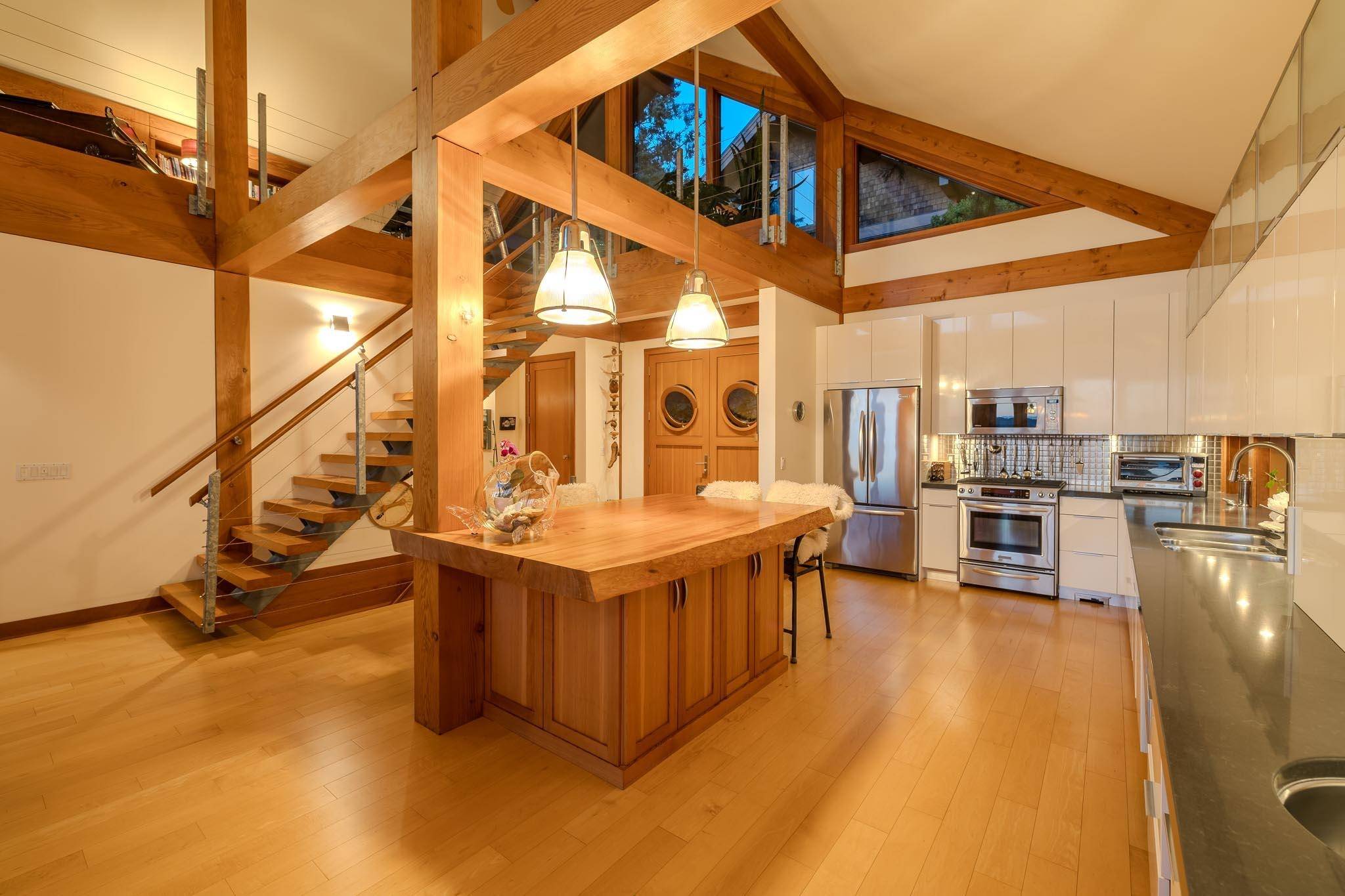 Sechelt, BC V7Z 0B6,4865 Sunshine Coast HWY