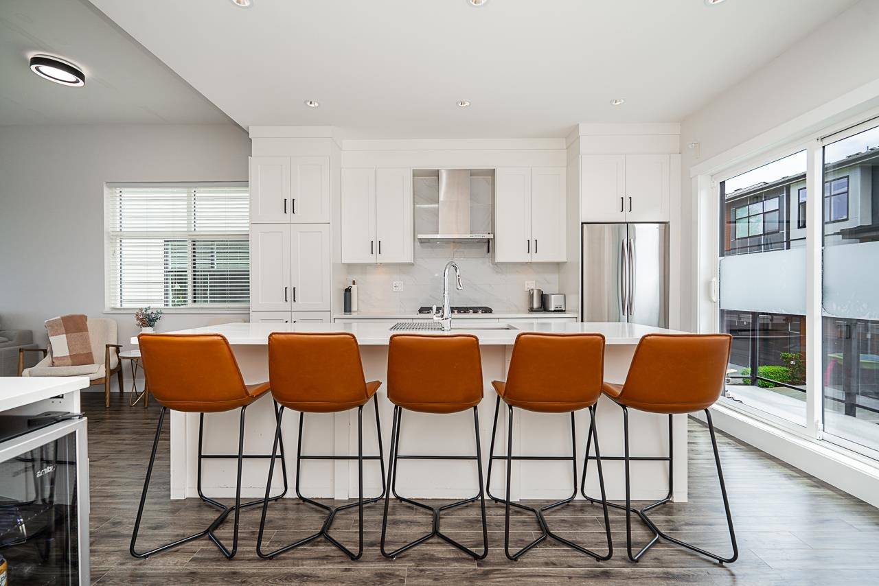 Surrey, BC V3Z 6V3,2687 158 ST #41