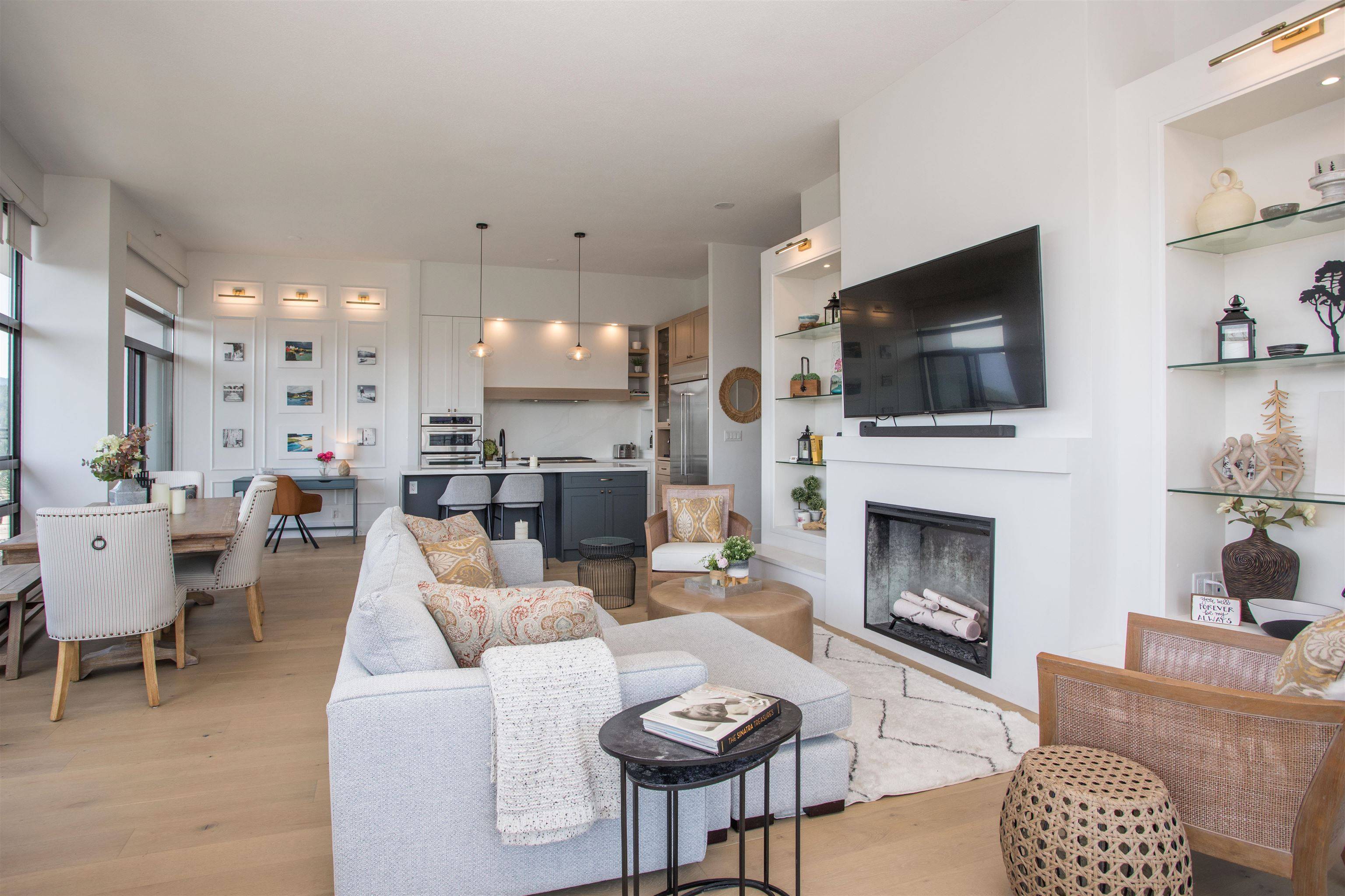Port Moody, BC V3H 0E1,400 Capilano RD #PH2702