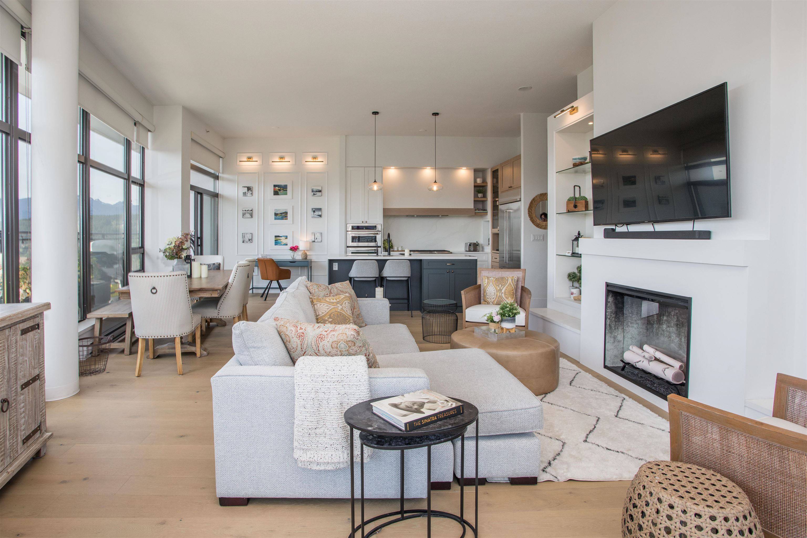 Port Moody, BC V3H 0E1,400 Capilano RD #PH2702