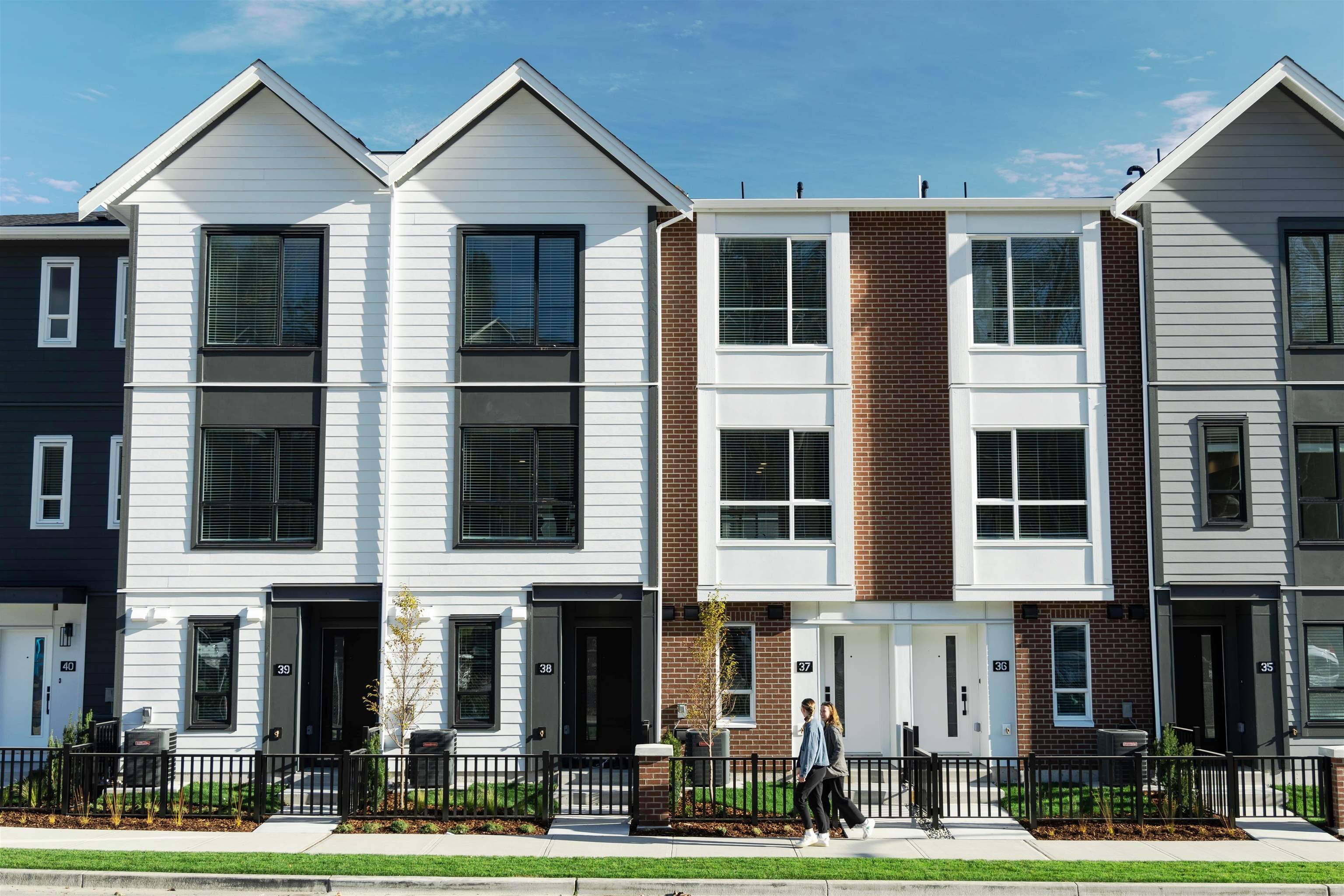 Abbotsford, BC A9A 9A9,2886 Montrose AVE #13