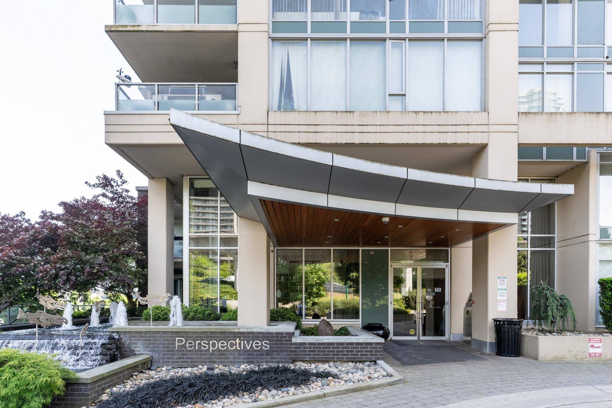 Burnaby, BC V5C 0E9,2133 Douglas RD #1001