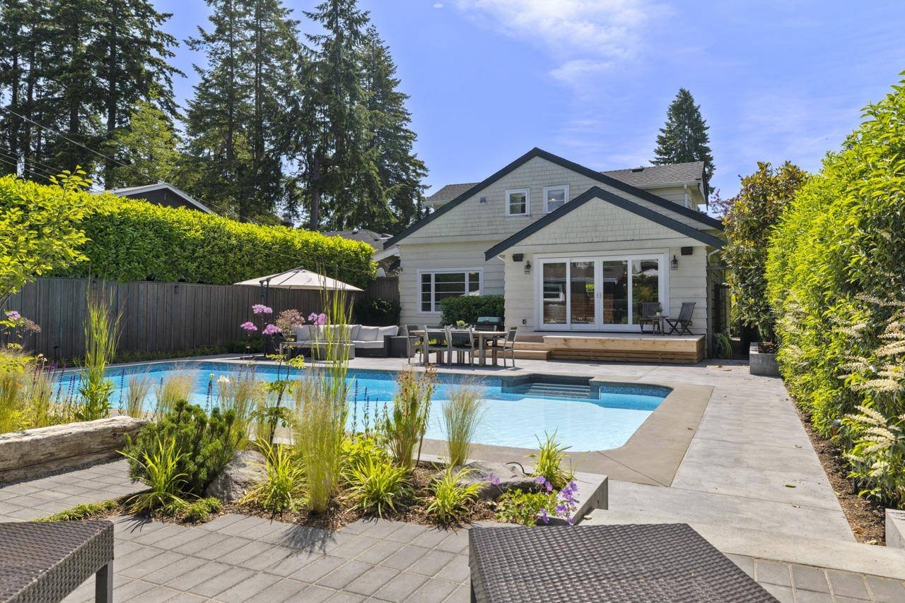 North Vancouver, BC V7P 2A4,1140 Cortell ST