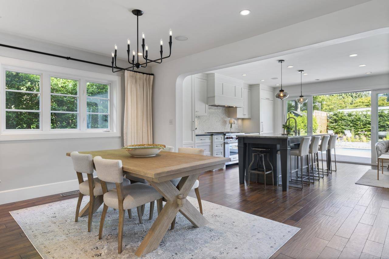 North Vancouver, BC V7P 2A4,1140 Cortell ST