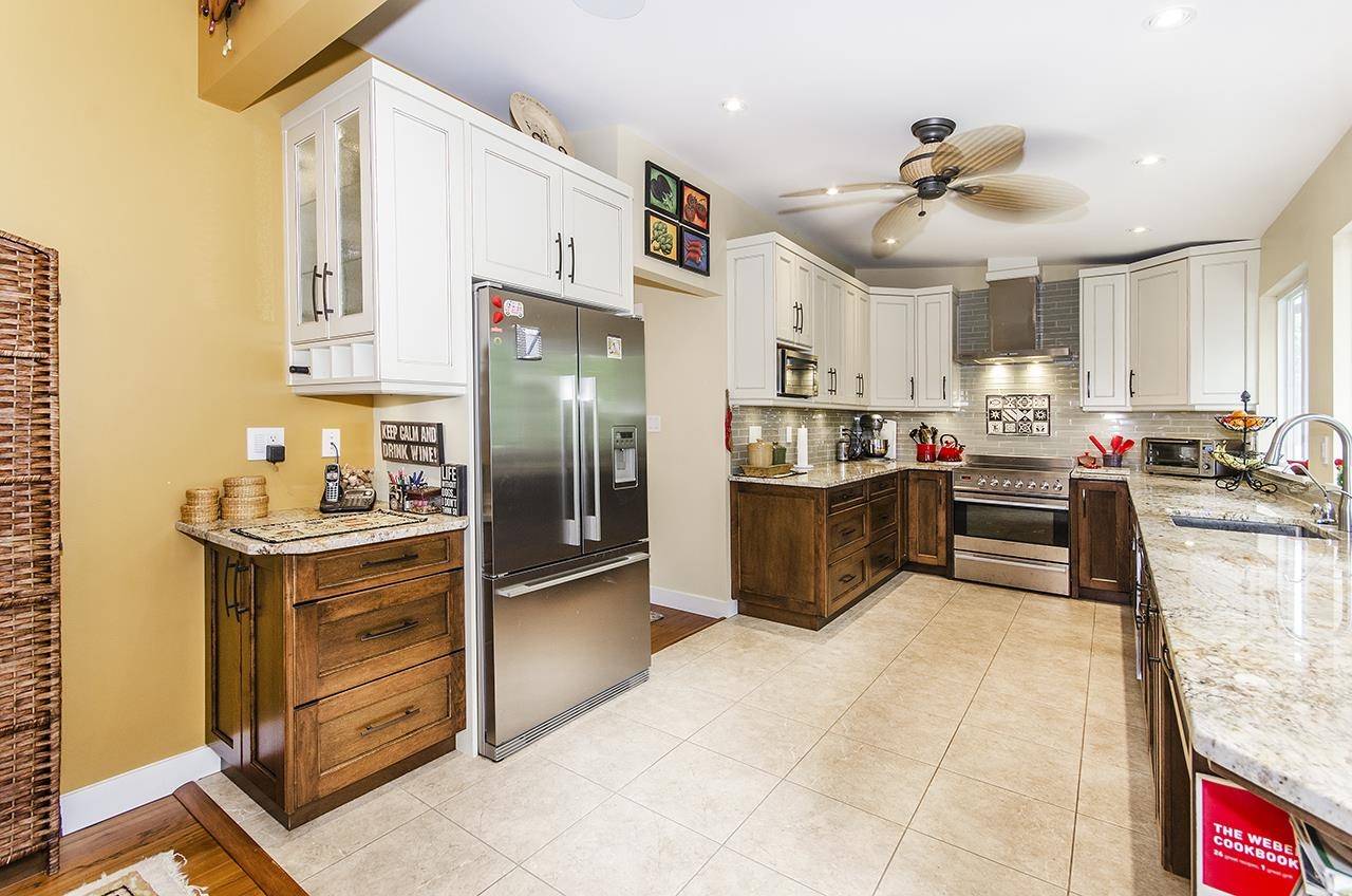 North Vancouver, BC V7H 1H6,2541 Carnation ST