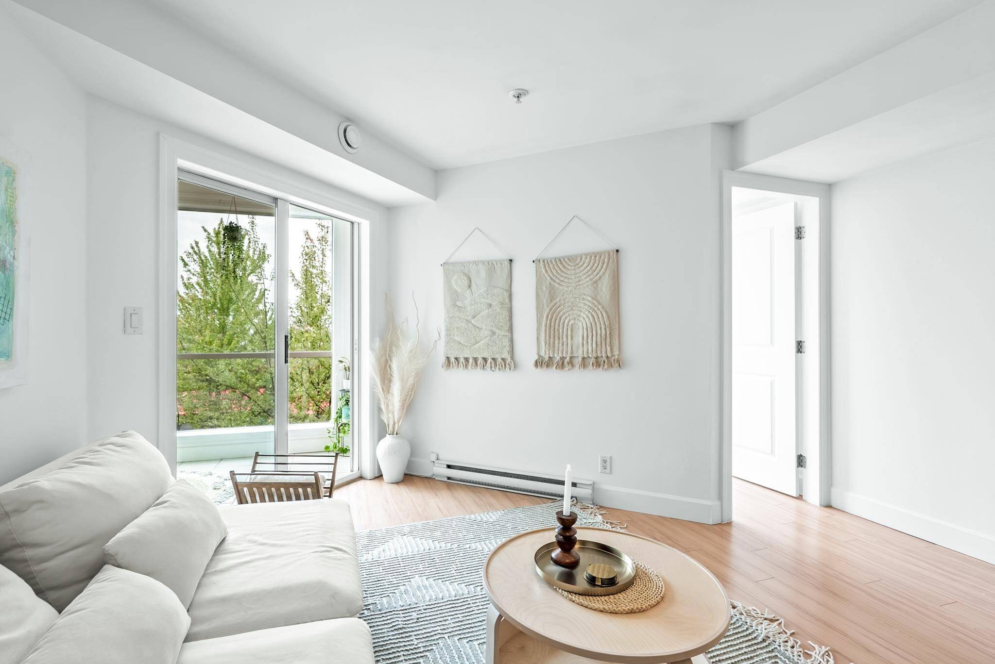 Vancouver, BC V5L 2H4,1718 Venables ST #303