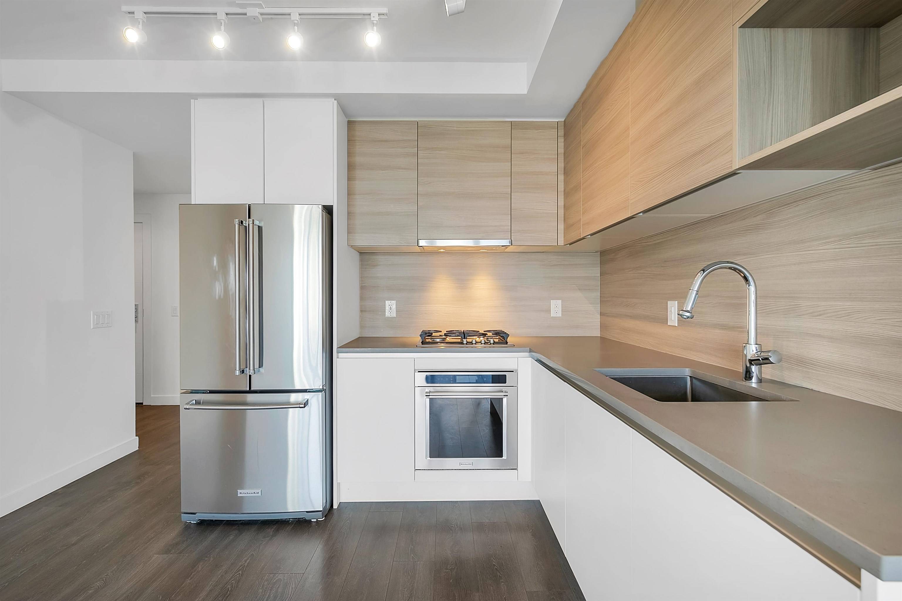 Coquitlam, BC V3J 0H6,525 Foster AVE #2204