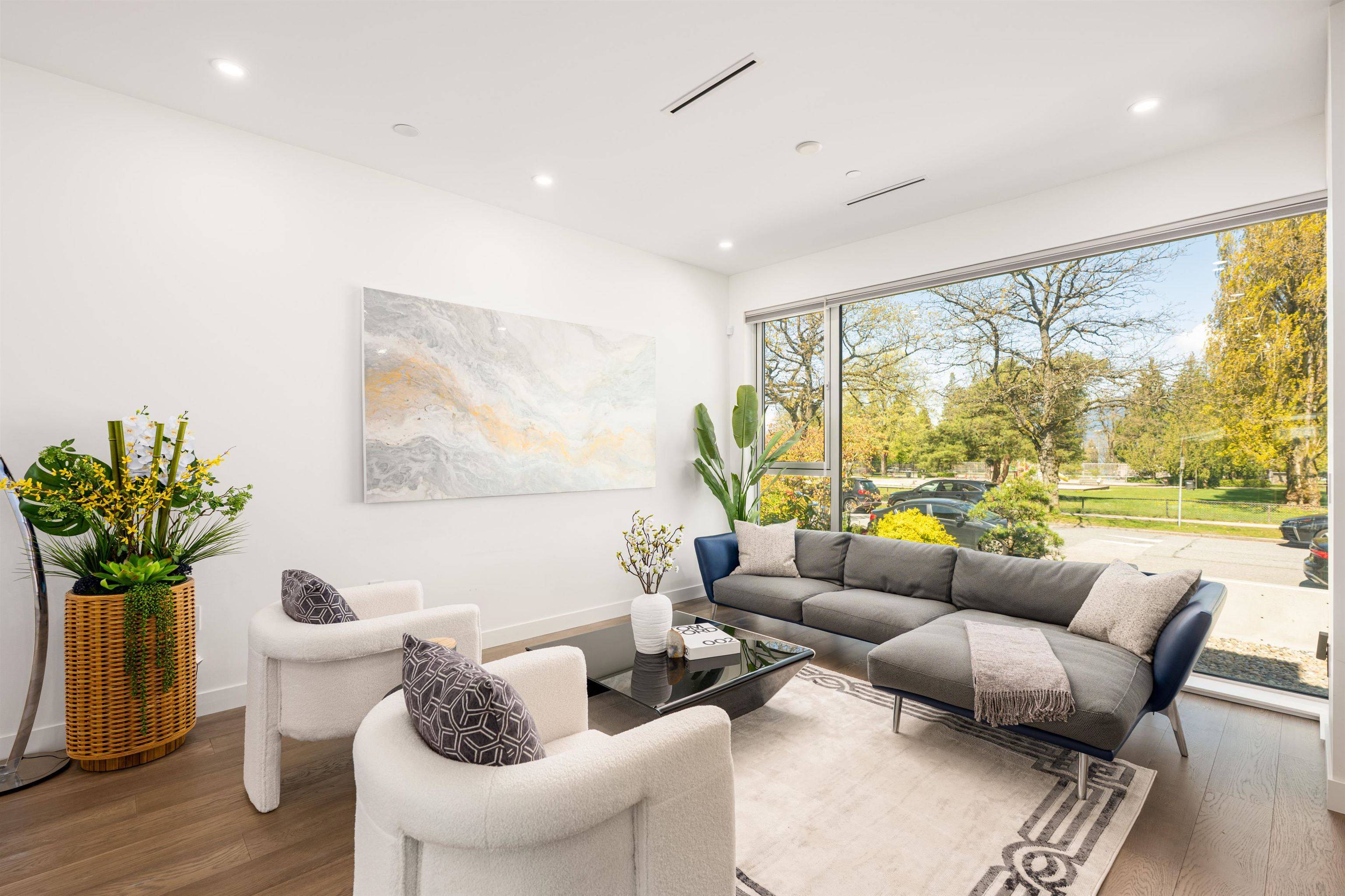Vancouver, BC V6R 2A1,4362 W 8th AVE #4360