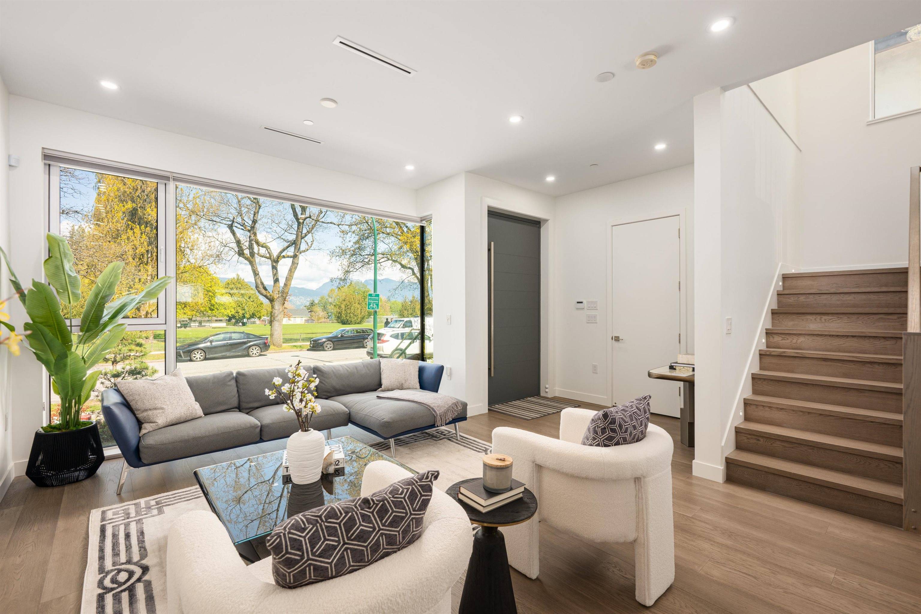 Vancouver, BC V6R 2A1,4362 W 8th AVE #4360