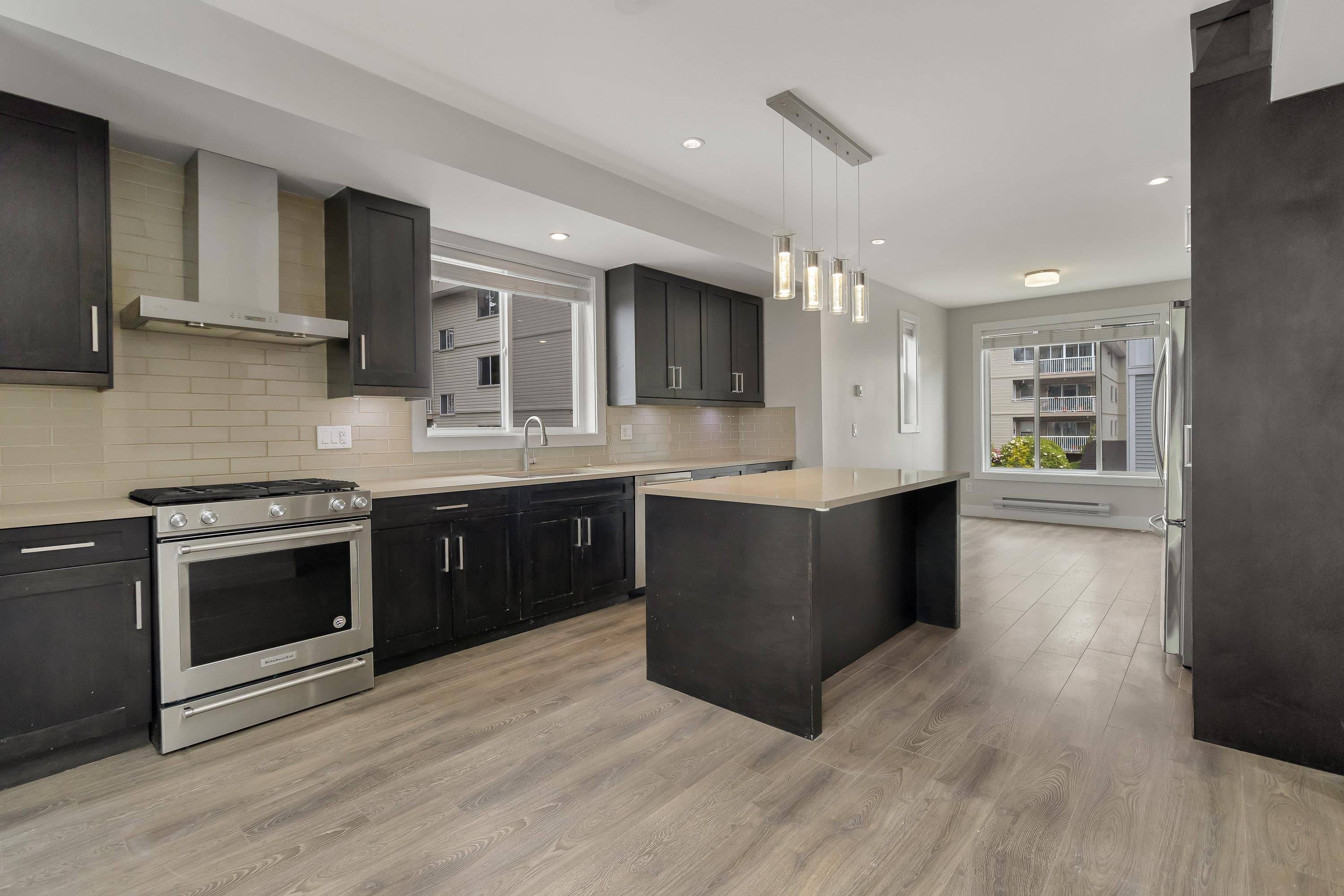 Abbotsford, BC V2T 0H1,32043 Mt Waddington AVE #8