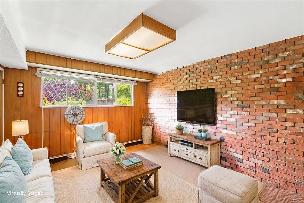 North Vancouver, BC V7L 3Y9,2125 Boulevard CRES