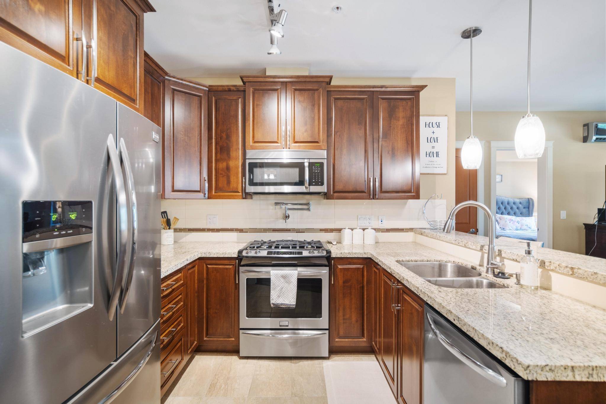 Abbotsford, BC V2T 0G5,2860 Trethewey ST #104