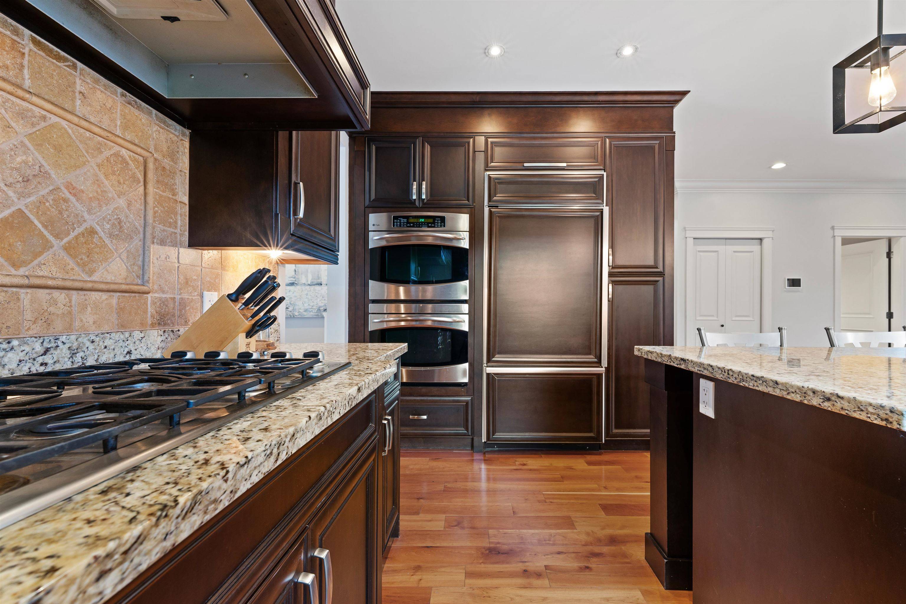 Squamish, BC V8B 0G1,1041 Glacier View PL