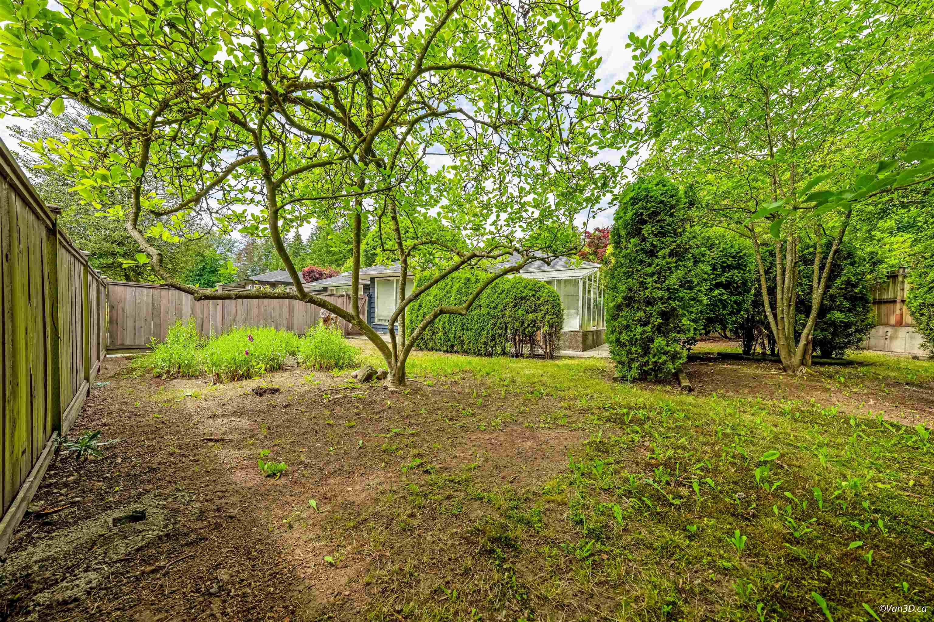 North Vancouver, BC V7R 1J3,1116 Ridgewood DR