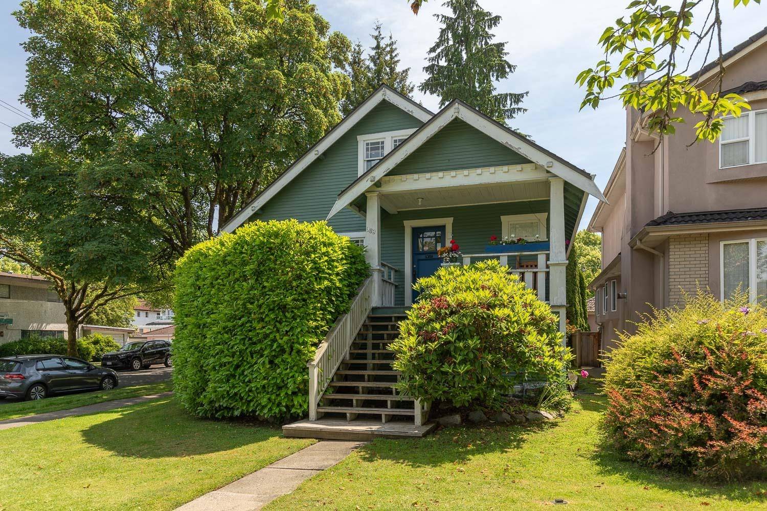 Vancouver, BC V5T 2V9,988 E 16th AVE