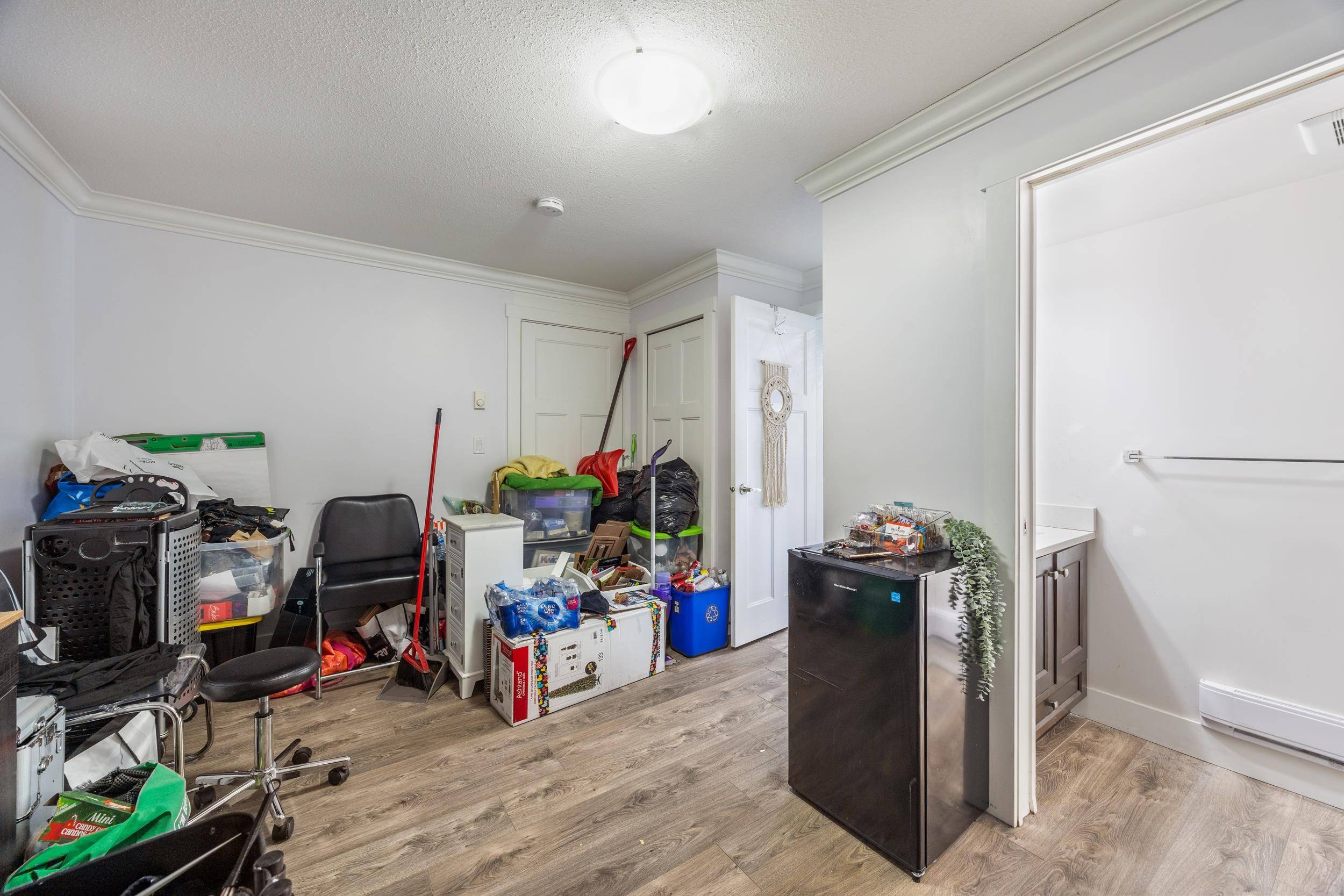Surrey, BC V4N 6N9,18819 71 AVE #1
