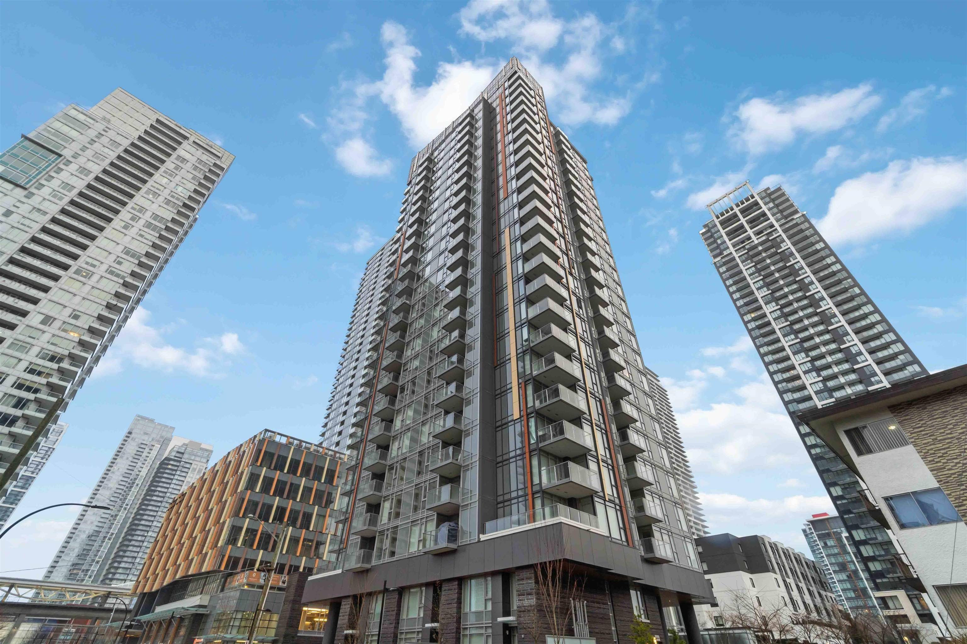 Burnaby, BC V5H 0K7,6398 Silver AVE #2001