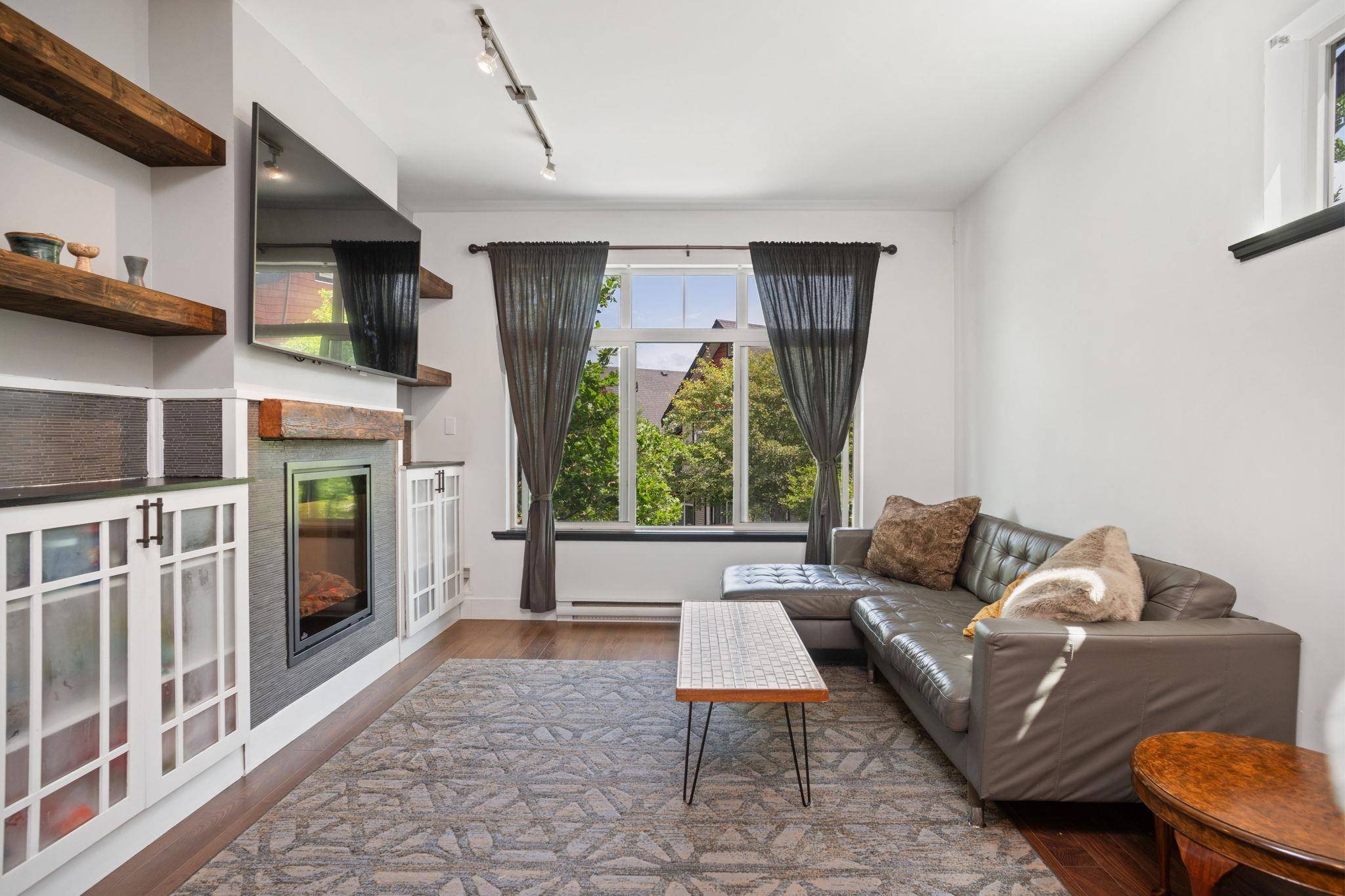 Surrey, BC V3X 1A2,6299 144 ST #32