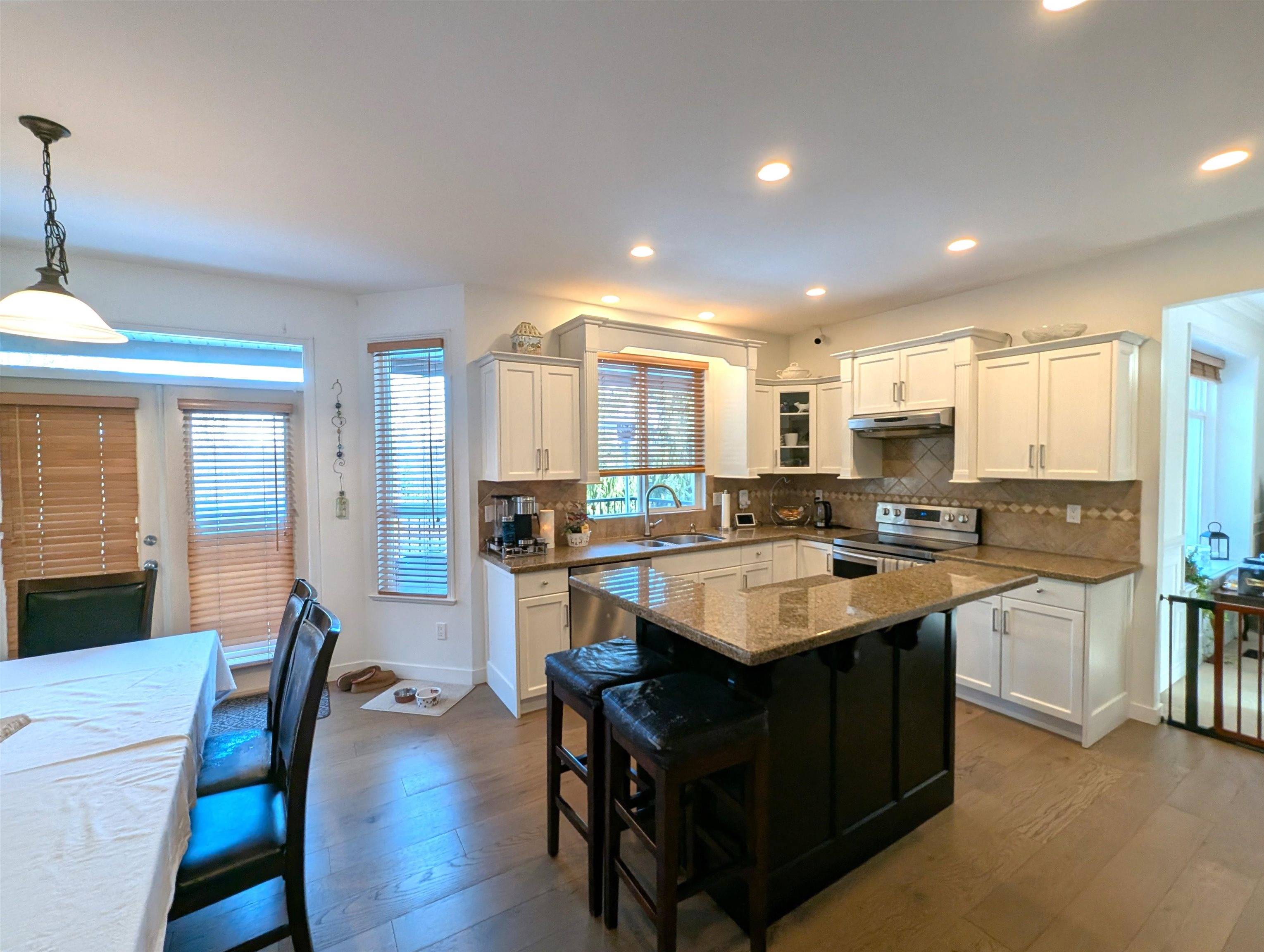 Surrey, BC V4N 5G6,11082 168 ST