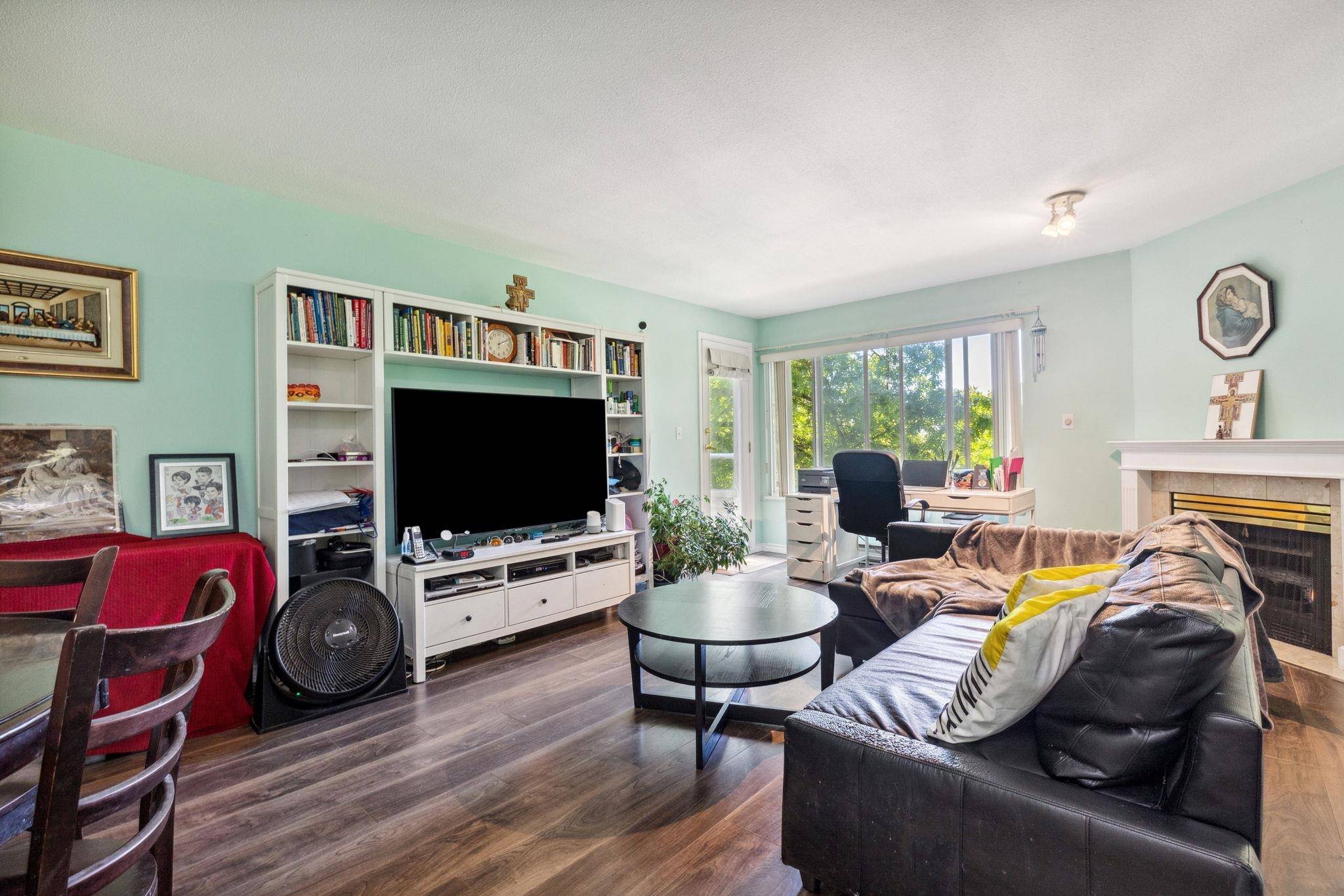 Burnaby, BC V5J 4J6,7368 Royal Oak AVE #309