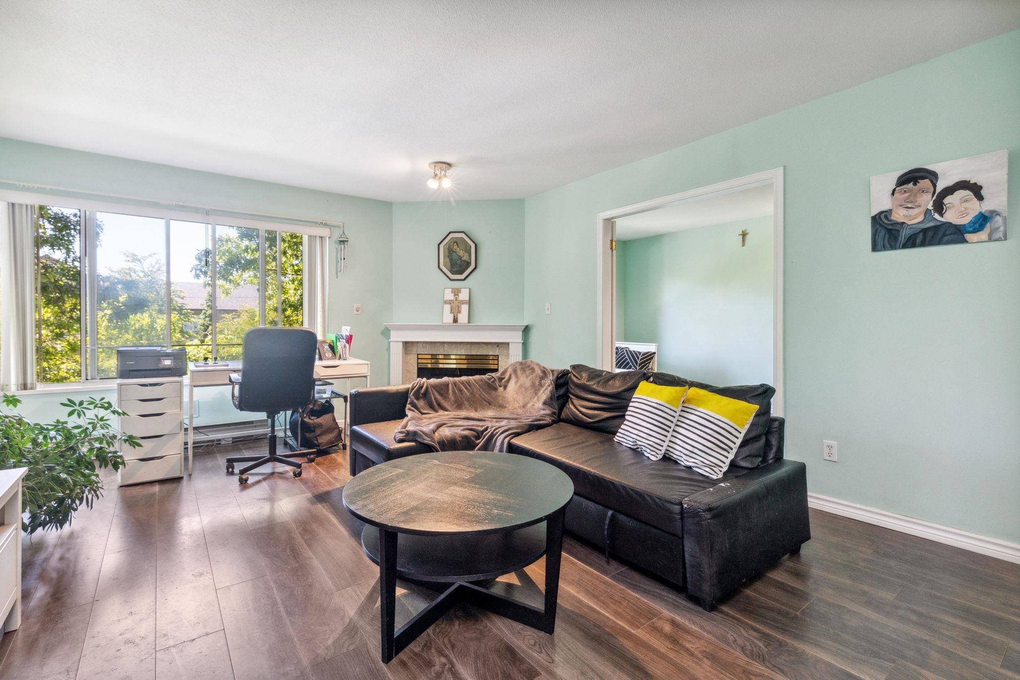 Burnaby, BC V5J 4J6,7368 Royal Oak AVE #309