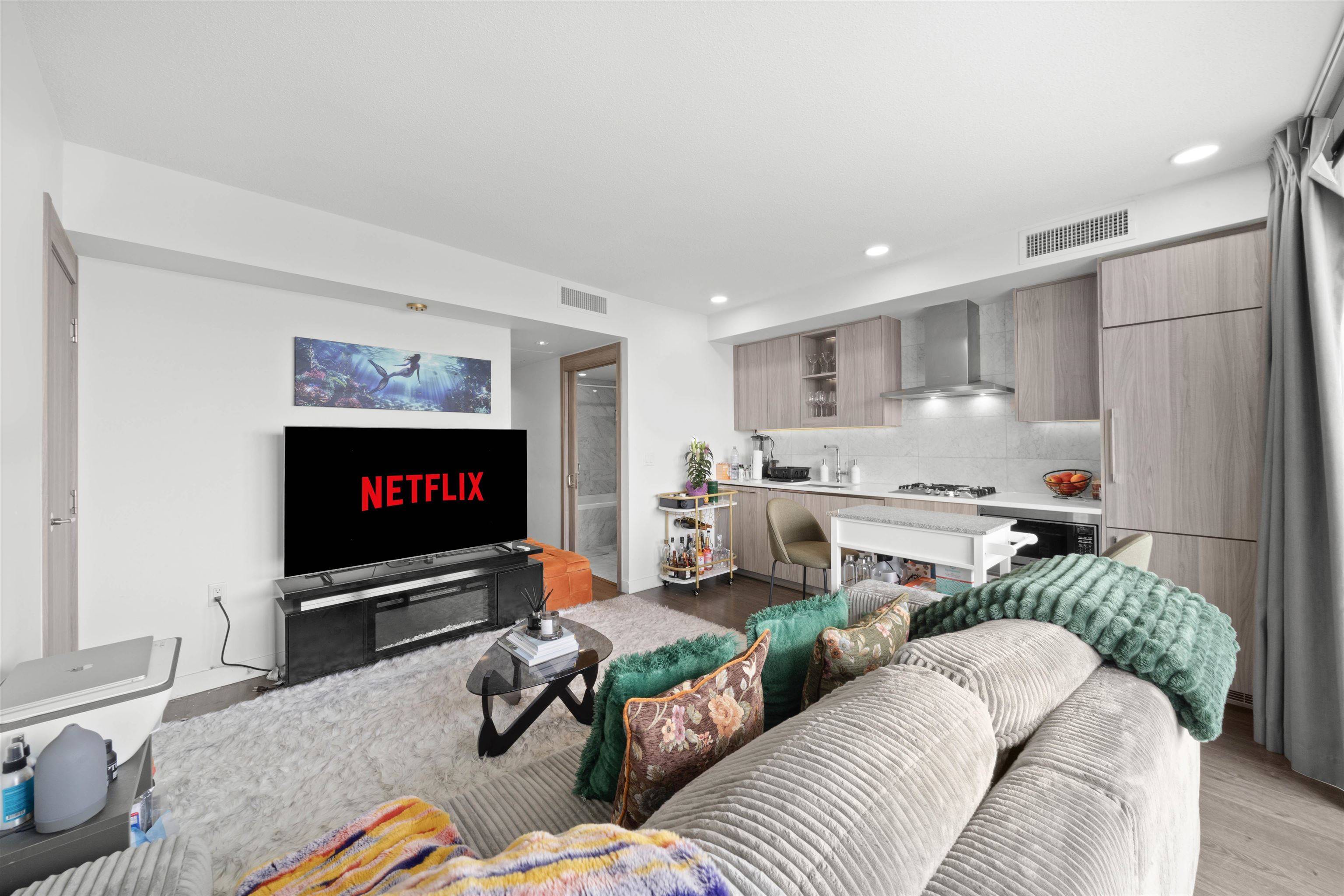 Vancouver, BC V6Z 0E7,89 Nelson ST #2304