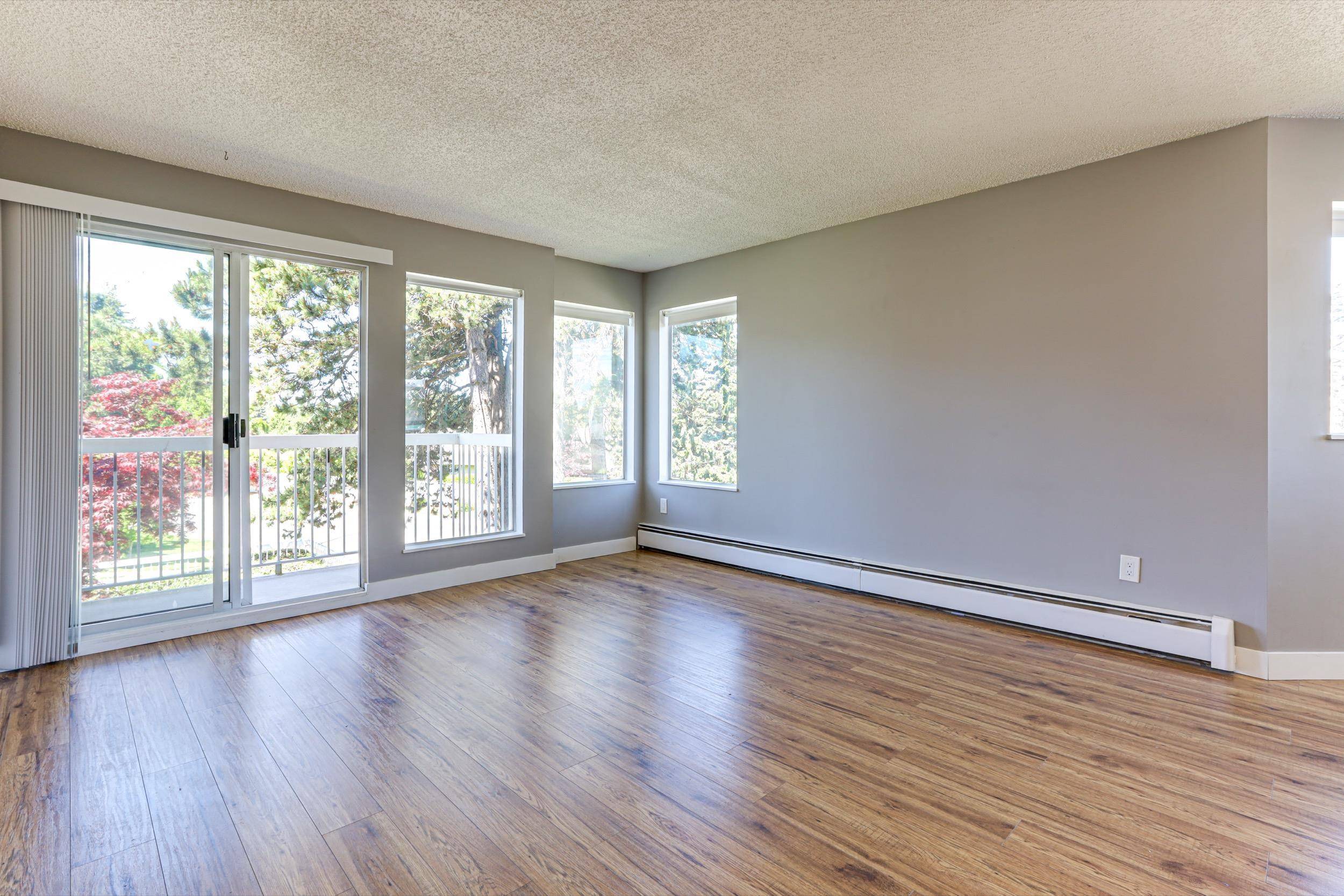 Surrey, BC V4A 6Y7,1860 E Southmere CRES #212
